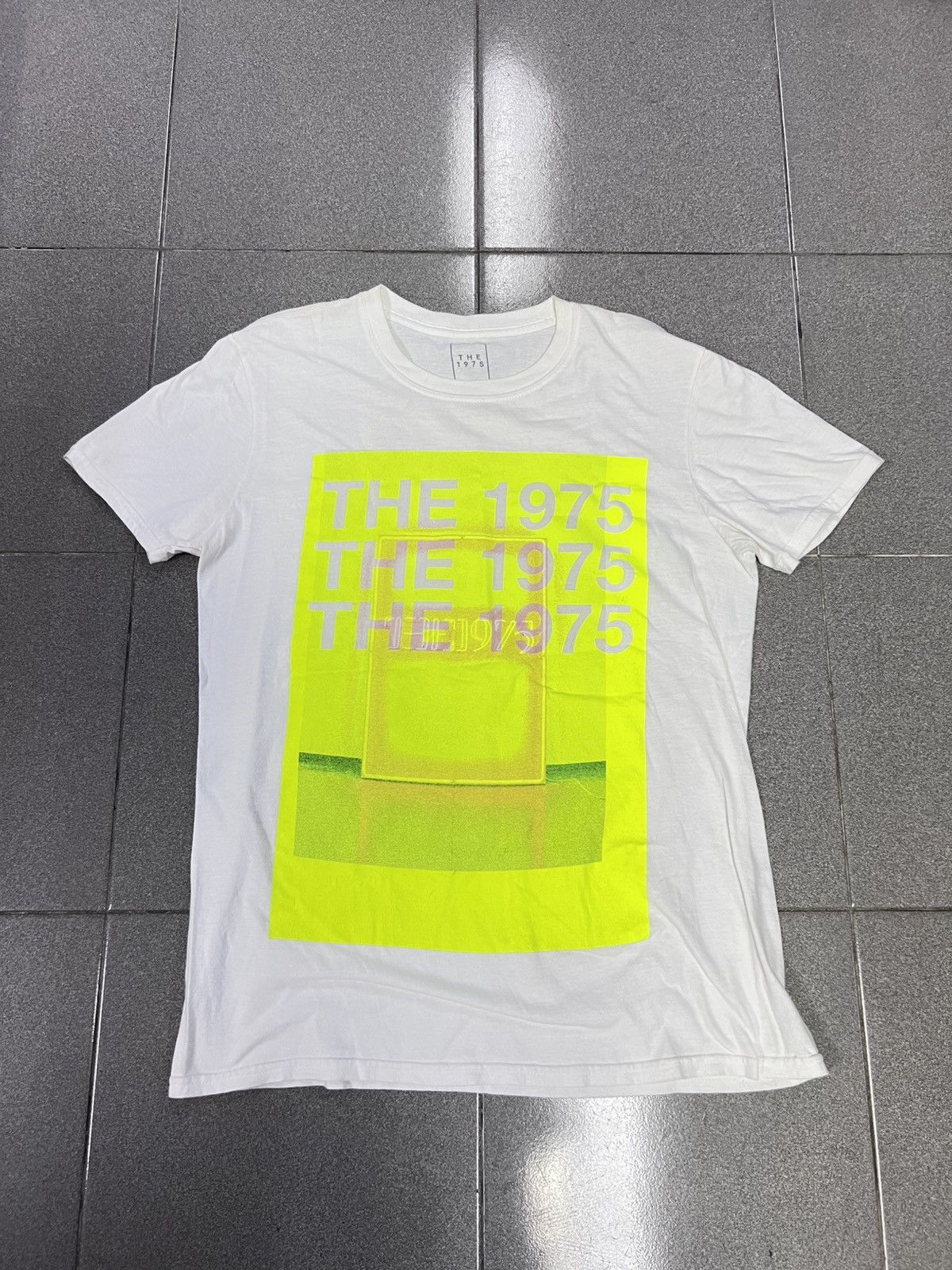 The 1975 The 1975 2016 World Tour Alternative Band Tshirt Size US M / EU 48-50 / 2 - 1 Thumbnail