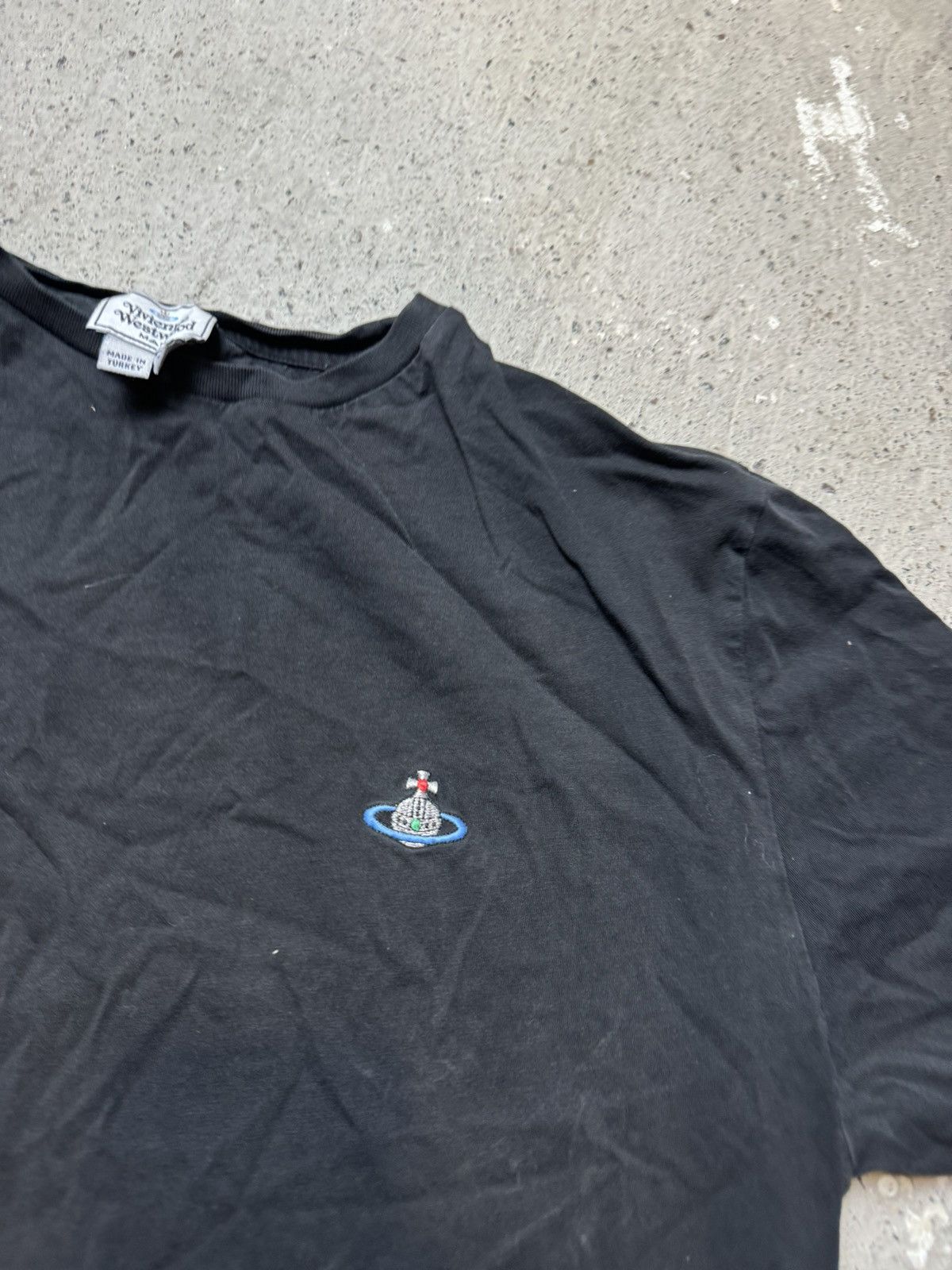 Vintage × Vivienne Westwood Vintage Vivienne Westwood Embroidered Logo Fade T Shirt Size US L / EU 52-54 / 3 - 4 Thumbnail