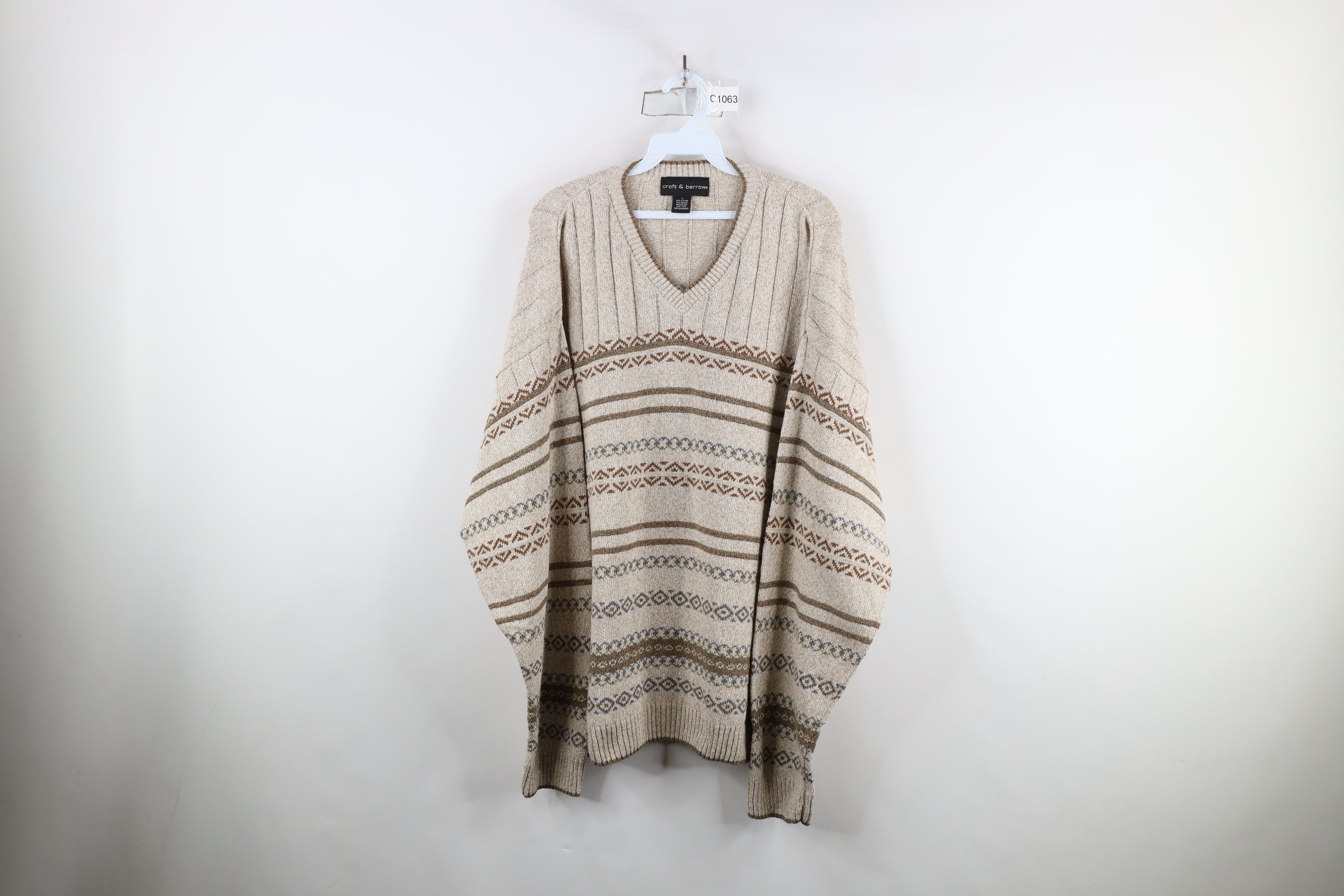 Vintage Vintage 90s Streetwear Fair Isle Knit V-Neck Sweater USA Size US L / EU 52-54 / 3 - 1 Thumbnail
