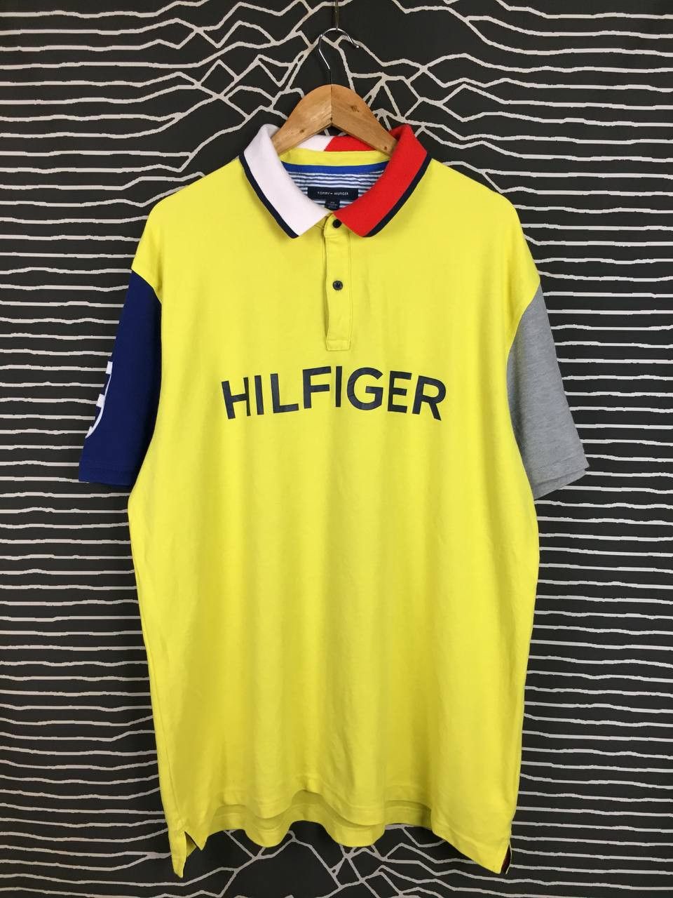 Tommy Hilfiger Tommy Hilfiger Colorblock Spell Out Logo Polo Shirt Size US XXL / EU 58 / 5 - 1 Thumbnail