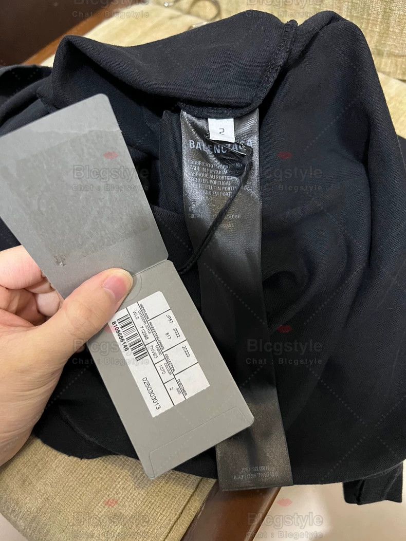 Balenciaga Balenciaga Embroidered Apple Short Sleeve T-Shirt Size US M / EU 48-50 / 2 - 3 Thumbnail