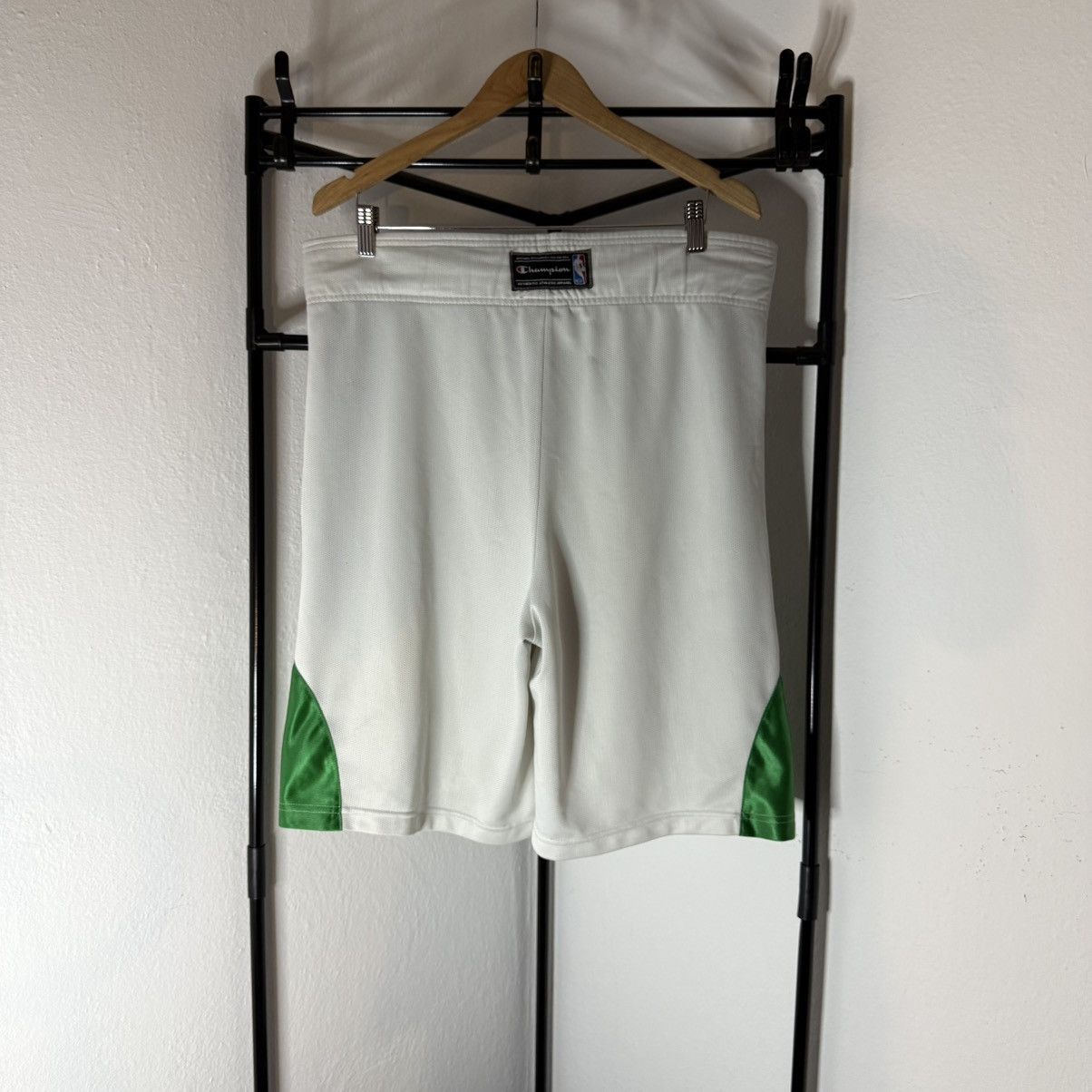 Champion Vintage NBA Celtics Champion Shorts Size US 36 / EU 52 - 4 Thumbnail