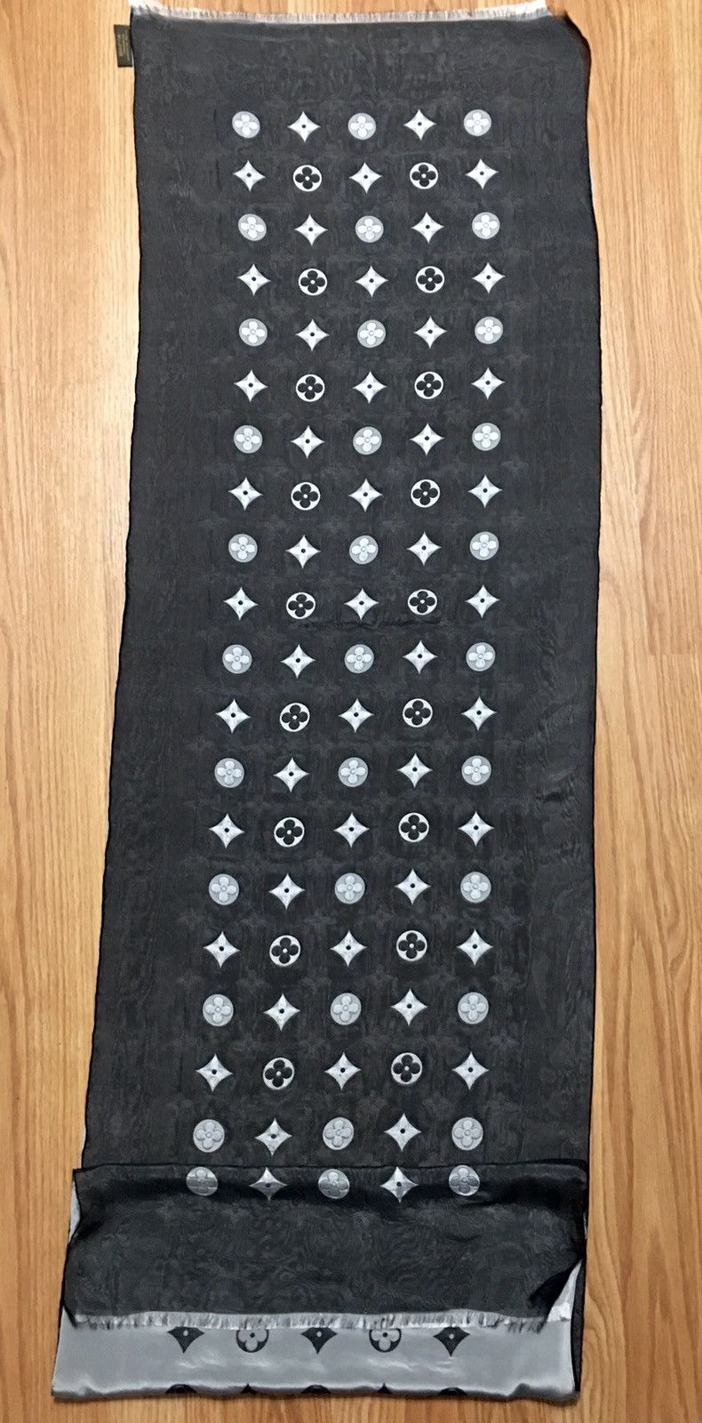 Louis Vuitton LOUIS VUITTON Double Layered Silk Acetate Shawl Scarf Size ONE SIZE - 5 Thumbnail