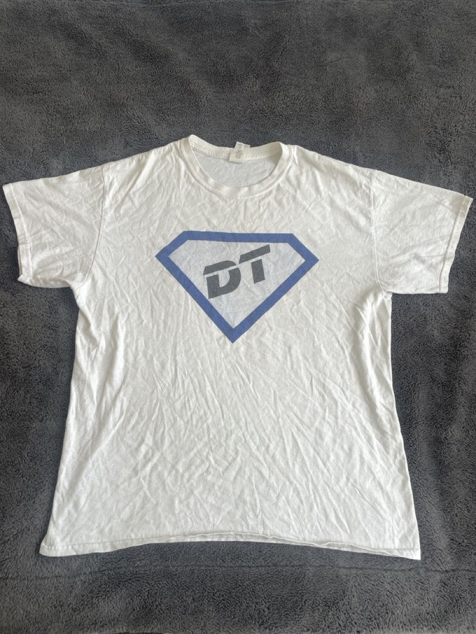 Vintage Superman 'DT' Logo T-Shirt Size US L / EU 52-54 / 3 - 1 Thumbnail