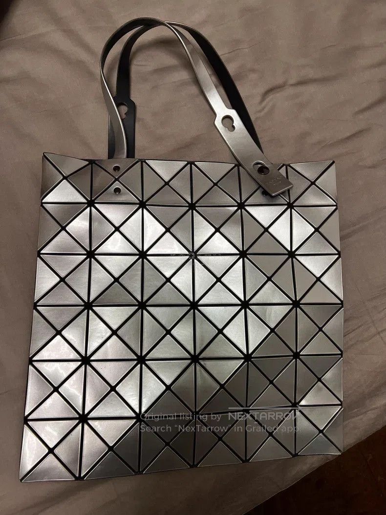 Issey Miyake Issey Miyake Silver Gray Shiny Six-Grid Tote Bag Size ONE SIZE - 5 Thumbnail