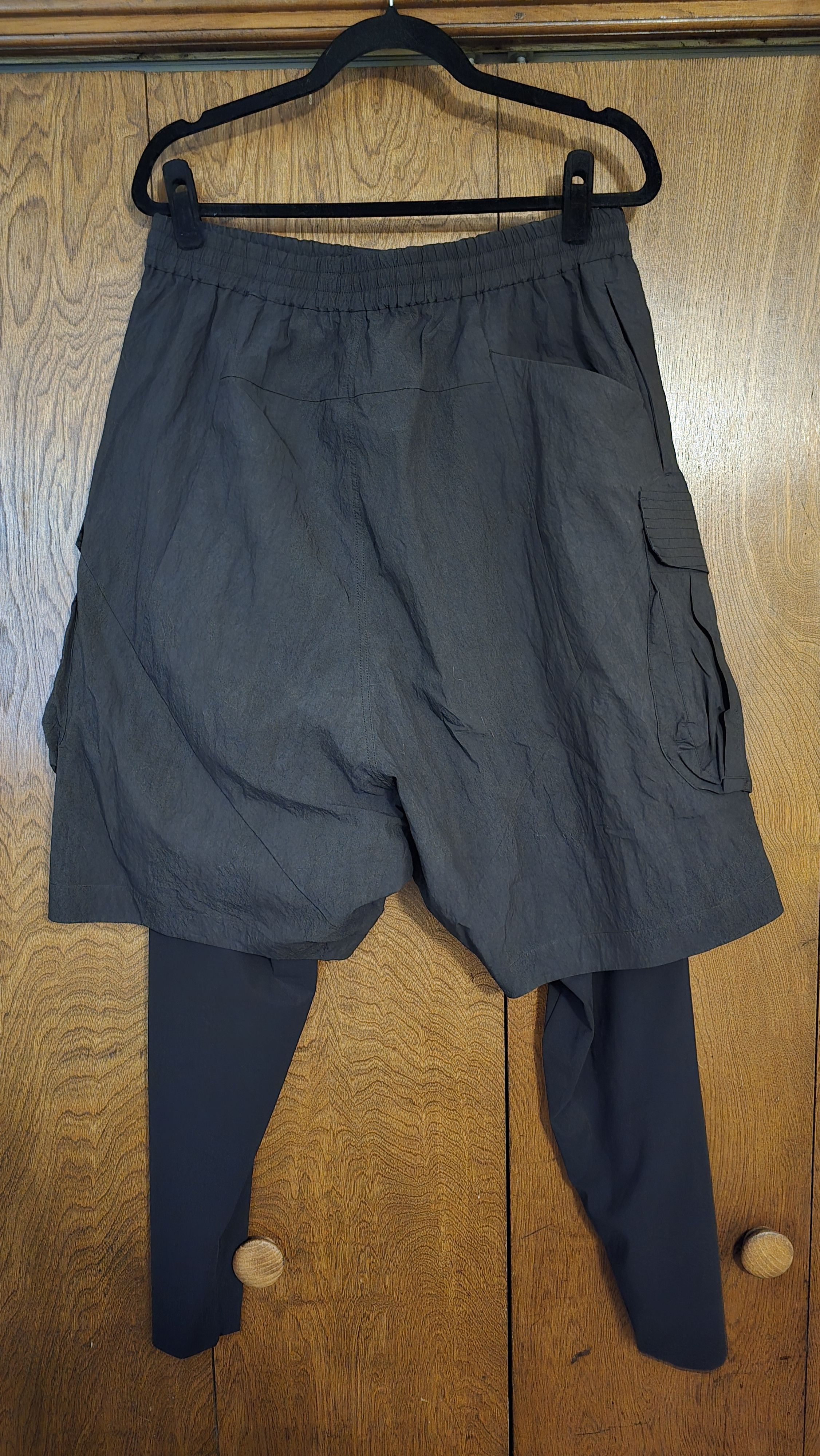 Devoa Cargo Shorts, built in leggings, size 5 Size US 36 / EU 52 - 3 Thumbnail