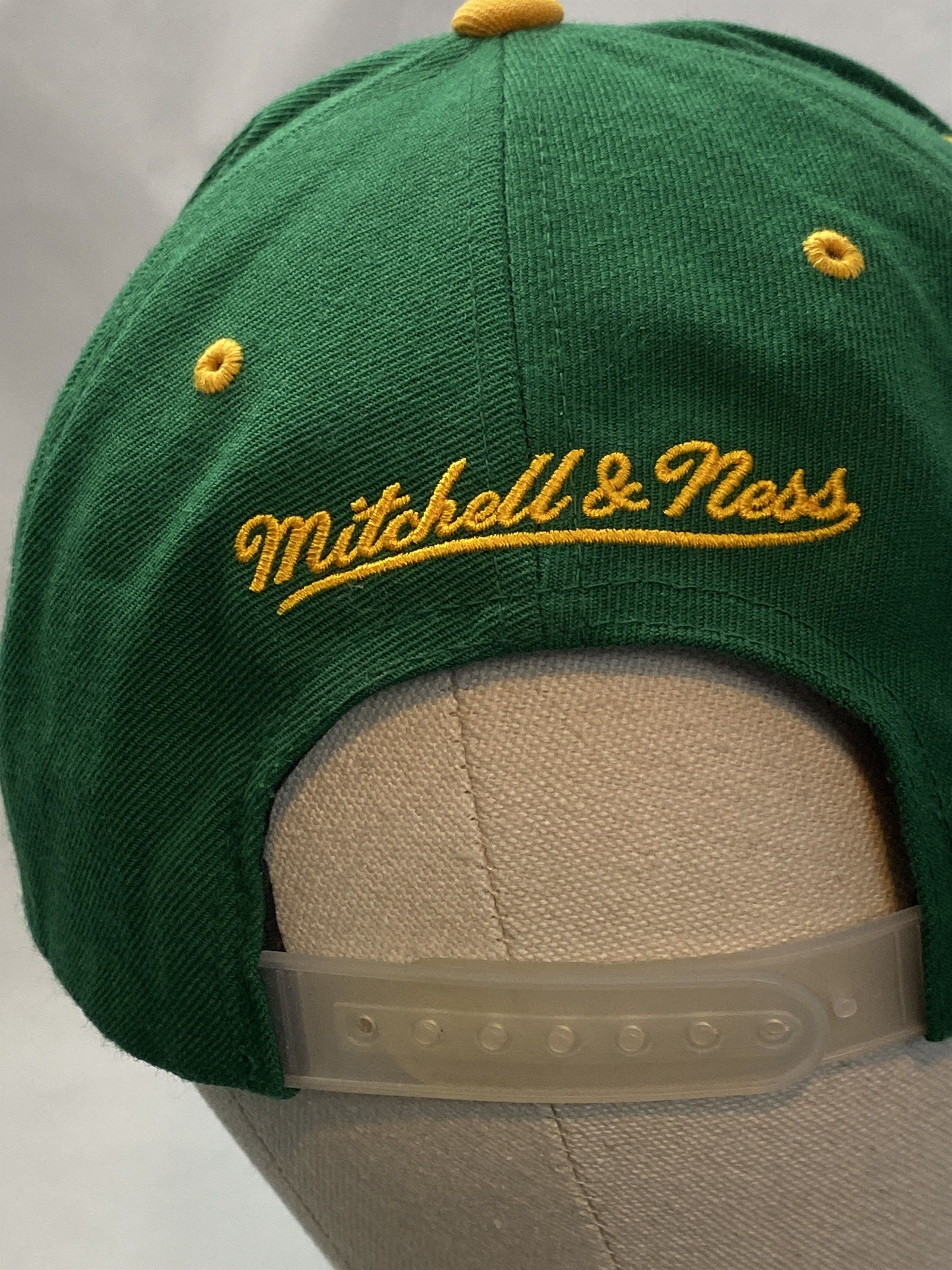 Mitchell & Ness × NBA SEATTLE SUPERSONICS Hat Snapback Embroidered Logo Flat Brim Size ONE SIZE - 7 Thumbnail