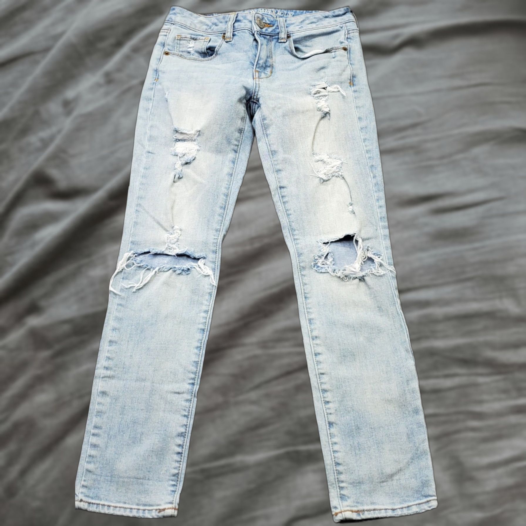 American Eagle Outfitters American Eagle Outfitters Skinny Jeans Womens 2 Blue Denim Distressed Light Wash Jeans Womens Size 2 Blue Denim Distressed Light Wash Size 26" / US 2 / IT 38 - 1 Thumbnail