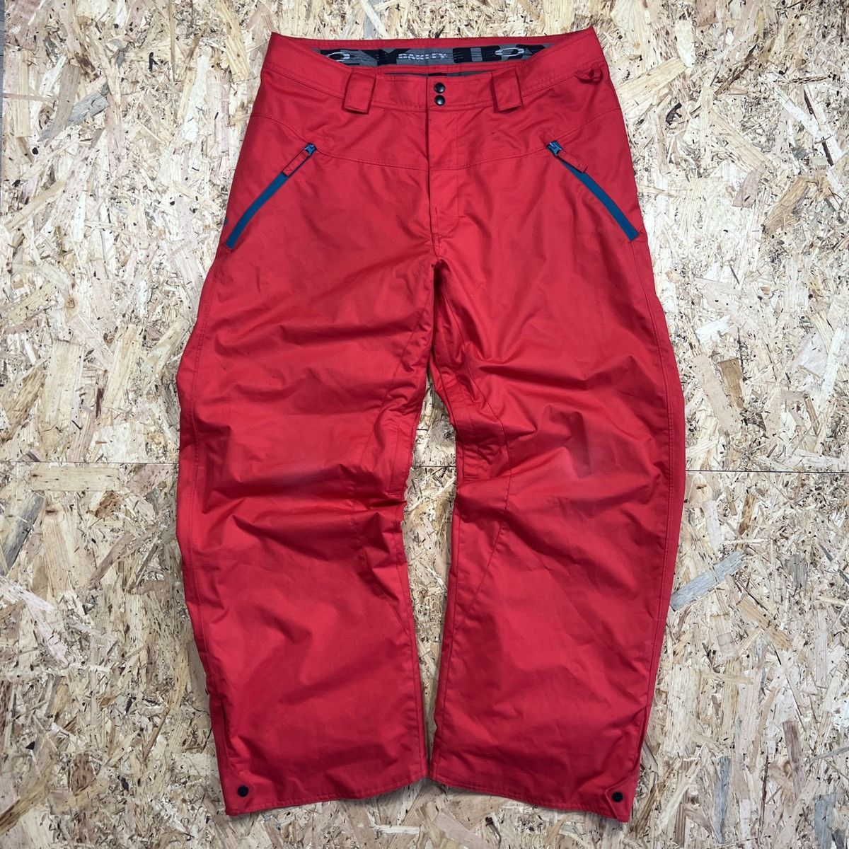 Oakley Oakley Snow Pants Vintage Outdoor Gorcope Streetwear Red Size US 36 / EU 52 - 1 Thumbnail