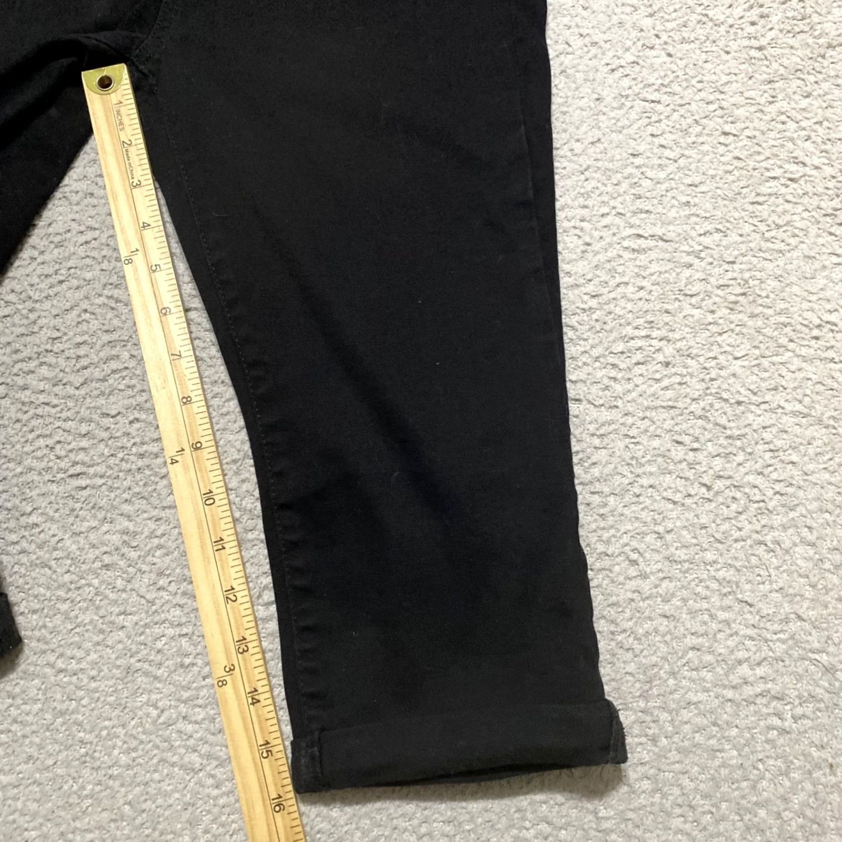Apt. 9 Apt. 9 Jeans Capris Black Dark Wash Mid Rise Petite 12P 5-Pocket Denim Regular Womens Capris Jeans Size 34" / US 12 / IT 48 - 6 Thumbnail