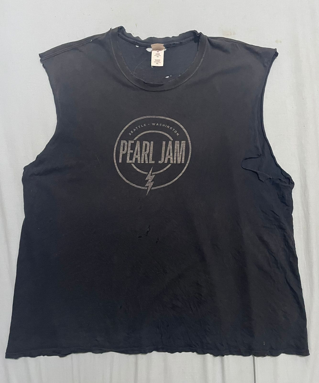 Band Tees 🔥 Pearl Jam Tour Distressed Sleeveless Tee – XL 🔥 Size US XL / EU 56 / 4 - 2 Thumbnail