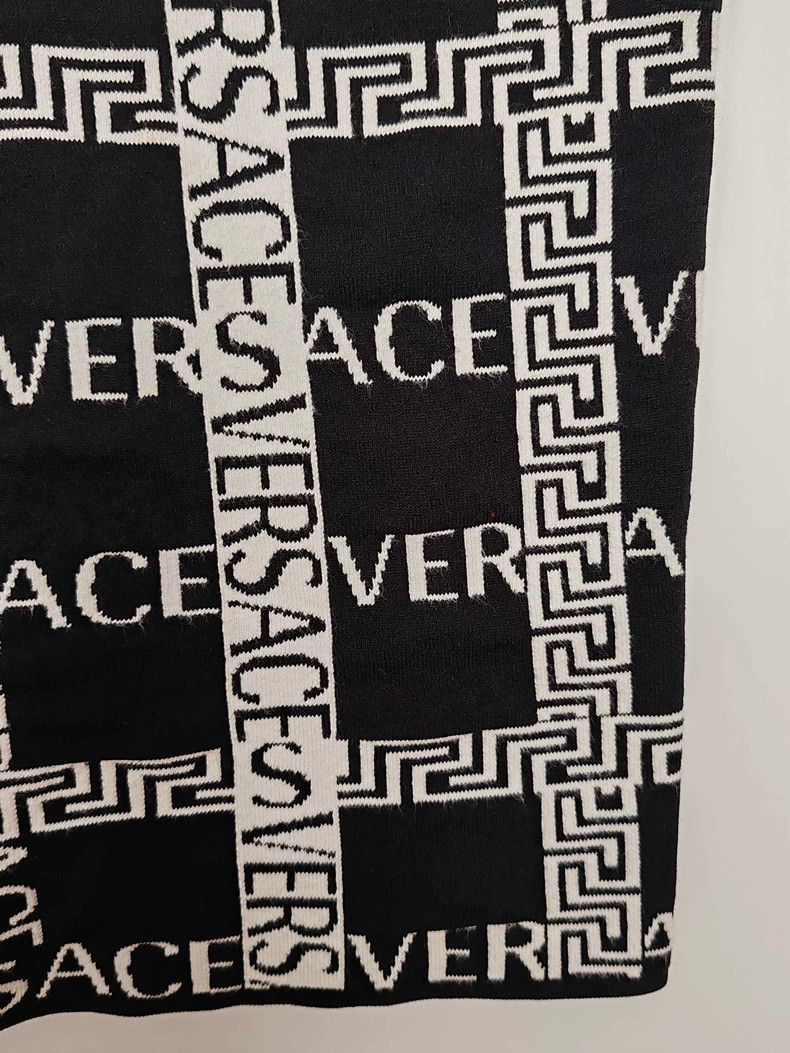 Versace Versace Full of prints on the hip-hugging skirt Size M / US 6-8 / IT 42-44 - 6 Thumbnail