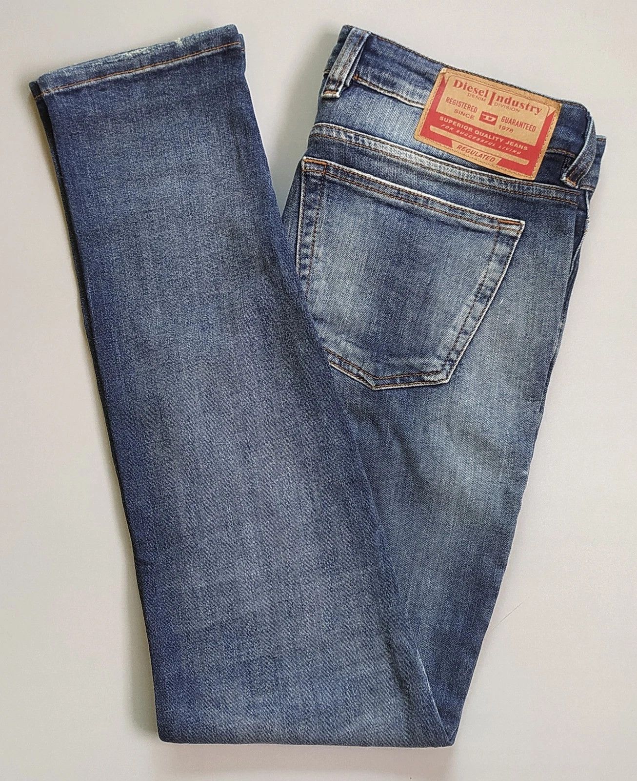 Diesel Diesel 1979 SLEENKER-R L.30 MENS JEANS T/9661 Size US 29 - 12 Thumbnail