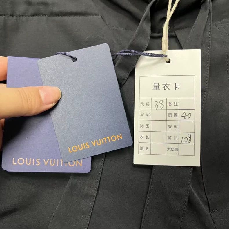 Louis Vuitton Louis Vuitton Black Solid Multi-Pocket Midwaist Sweatpants Size US 38 / EU 54 - 4 Thumbnail