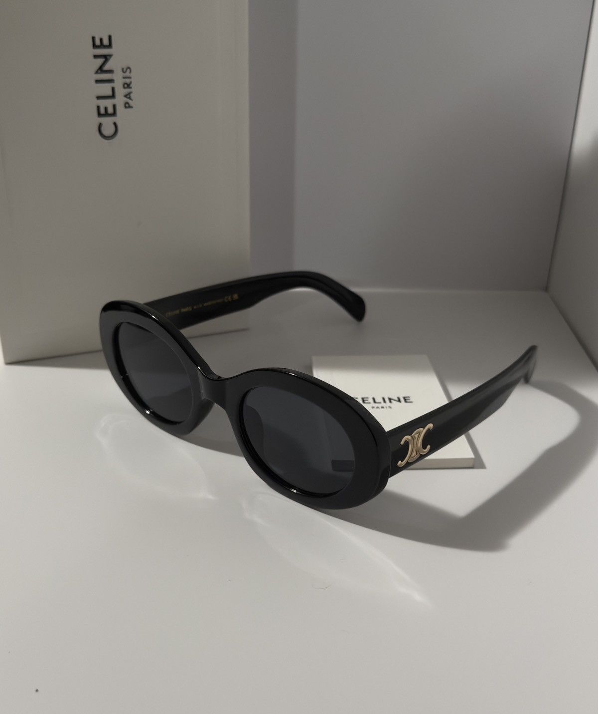 NEW CELINE Sunglasses Triomphe Oval CL40194U 01A Celine CL40194U – Mott Optical Group main image 2