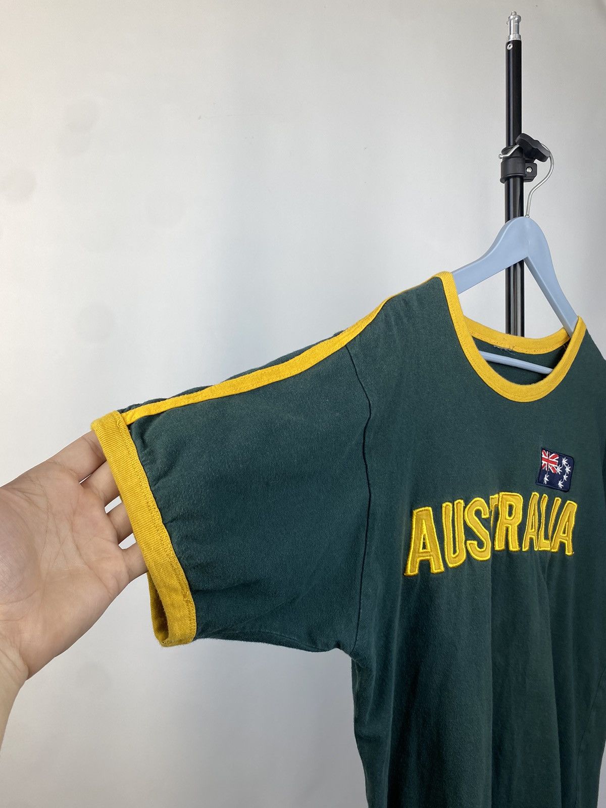 Vintage Vintage 90s Australia Big LOGO rare surf T-Shirt Size US S / EU 44-46 / 1 - 5 Thumbnail