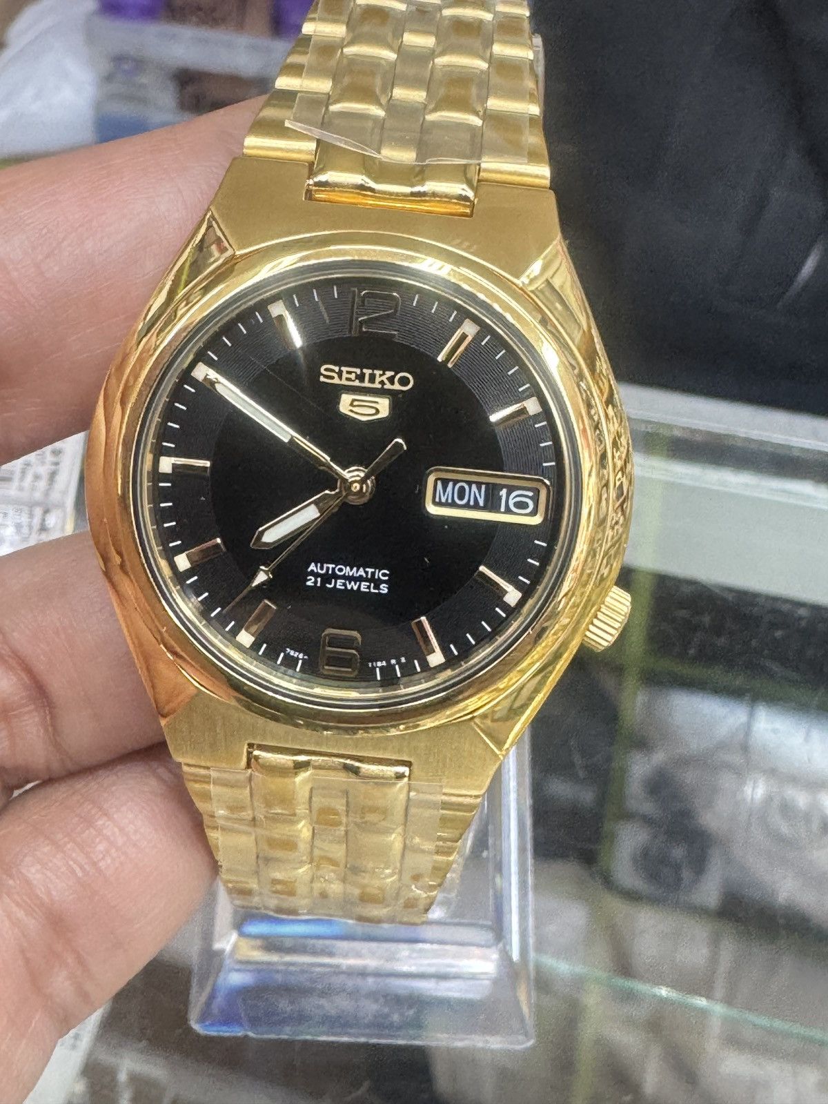 Seiko Seiko Men's Seiko 5 Automatic Gold Dial Size 38 - 2 Thumbnail