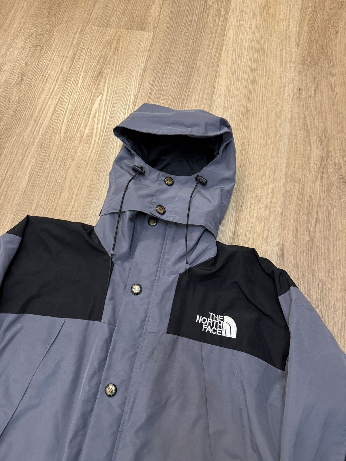 The North Face × Vintage The North Face Gore-Tex GTX Vintage 1990s Mountain Jacket L Size US L / EU 52-54 / 3 - 5 Thumbnail