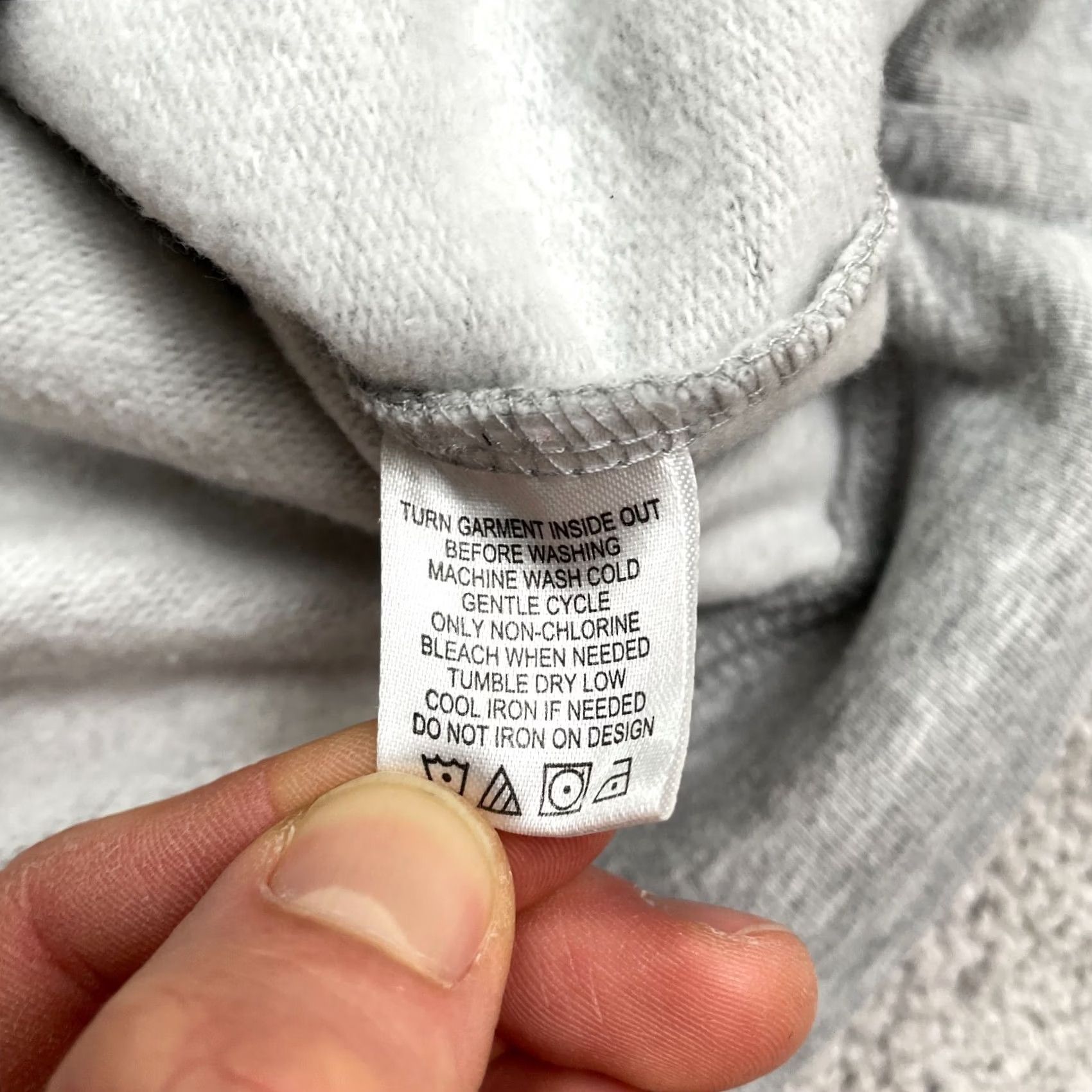 Disney Disney Winnie The Pooh Embroidered Graphic Sweatshirt Womens XS Gray Crew Neck Size XS / US 0-2 / IT 36-38 - 5 Thumbnail