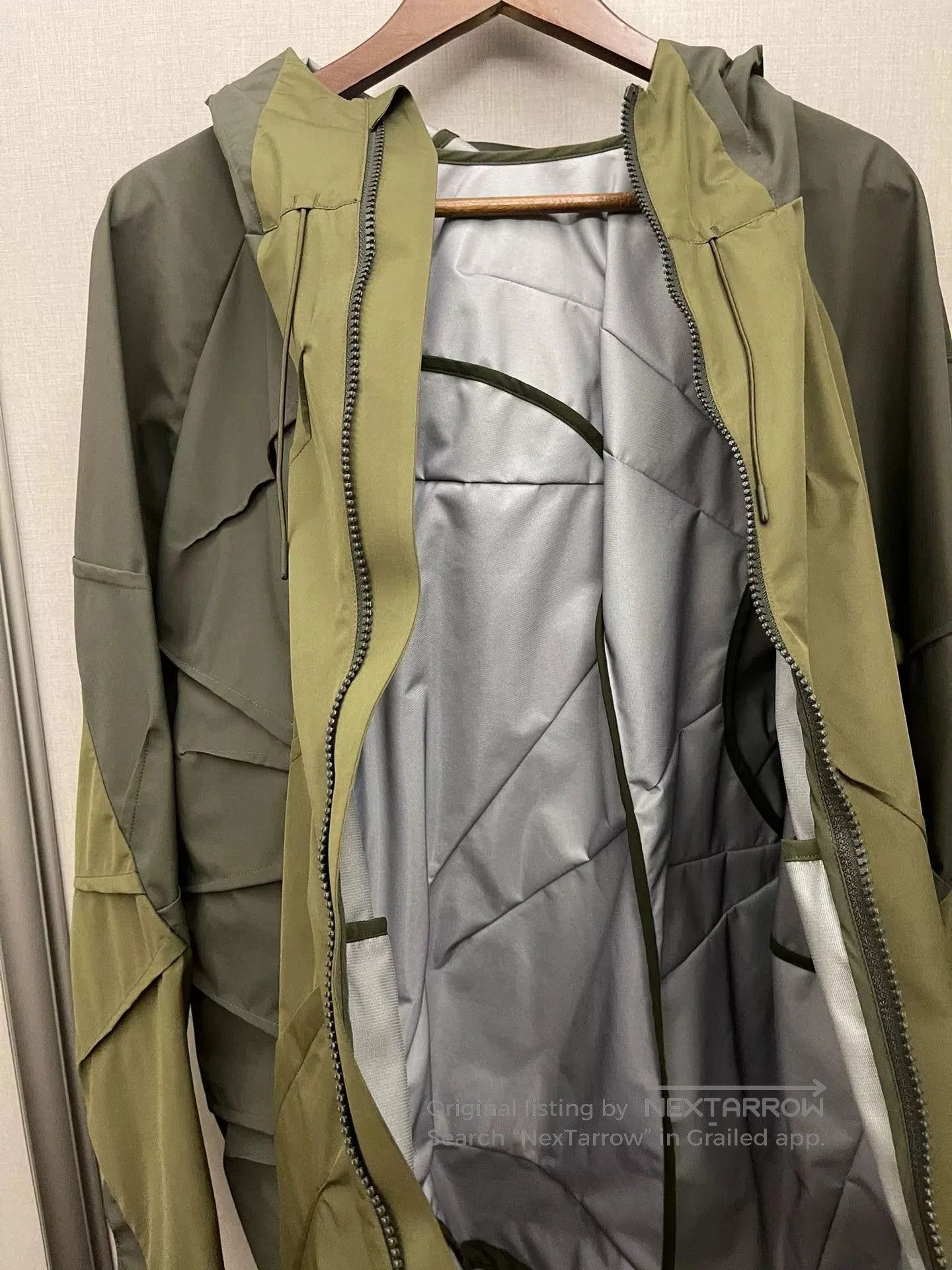 POST ARCHIVE FACTION (PAF) technical green jacket with complex design. Size US L / EU 52-54 / 3 - 4 Thumbnail