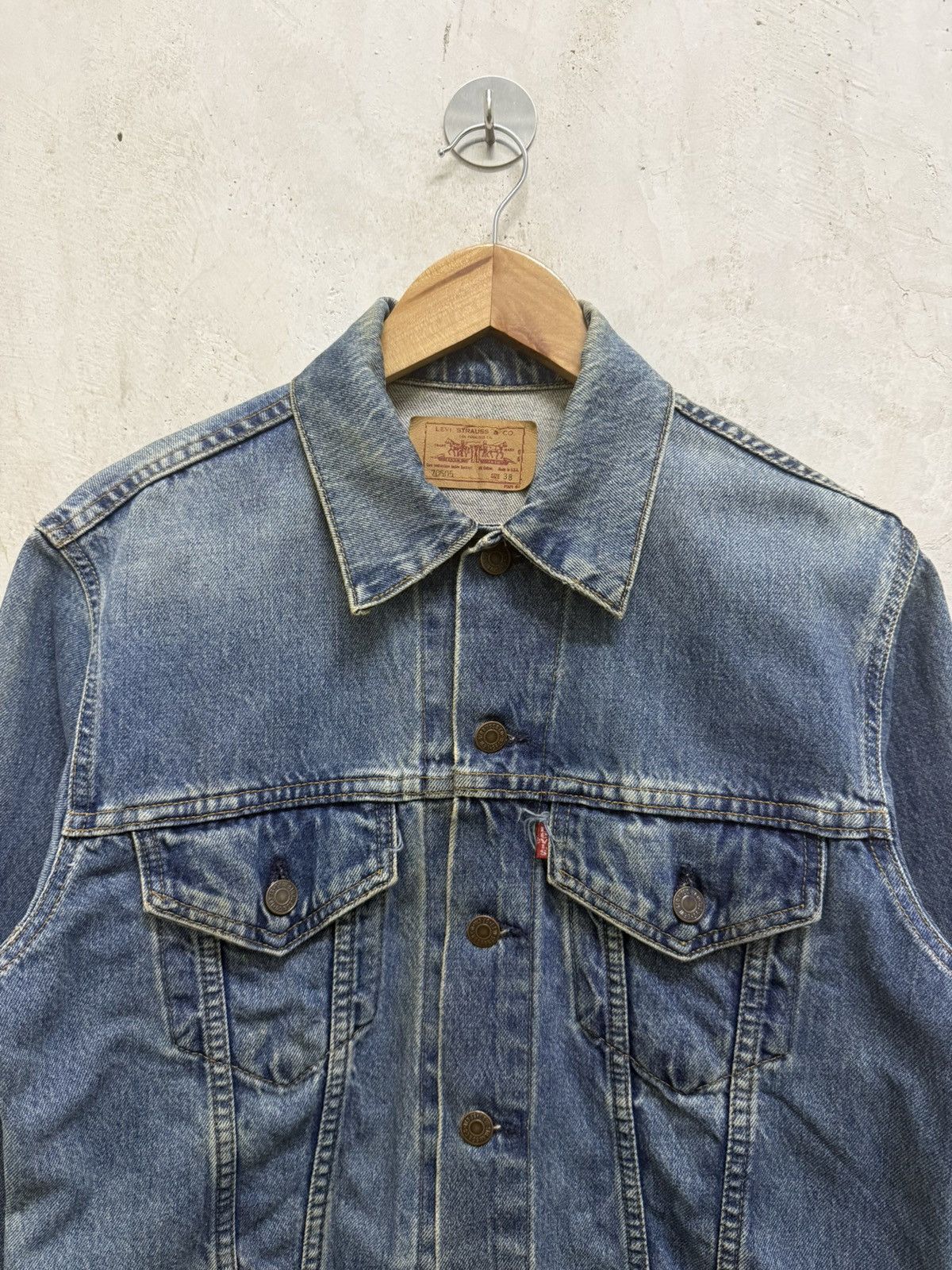 Levi's Vintage Levis Men’s 70505-0217 Denim Trucker Jacket Size US XS / EU 42 / 0 - 4 Thumbnail