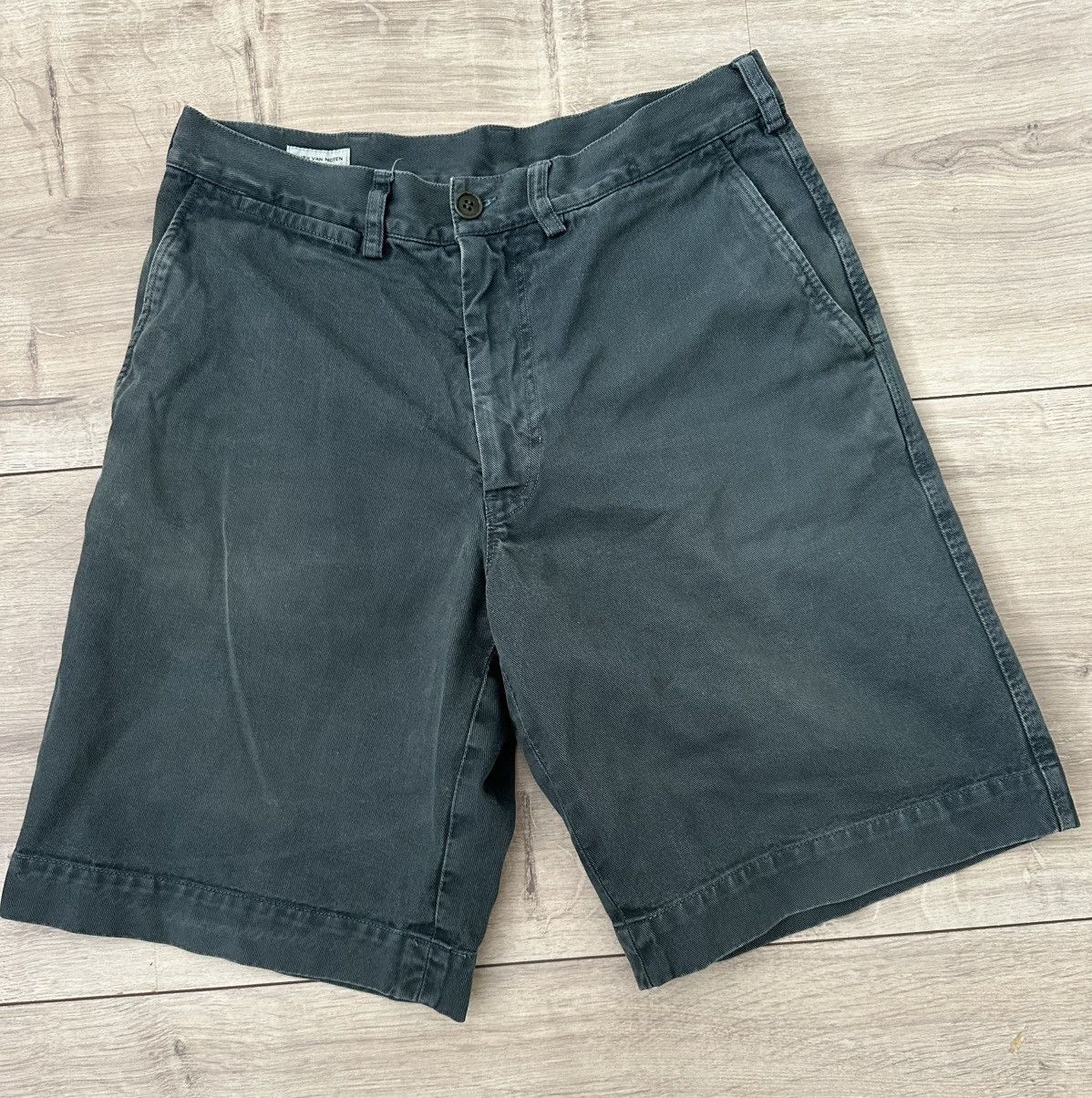 Dries Van Noten Evergreen shorts Size US 30 / EU 46 - 1 Thumbnail