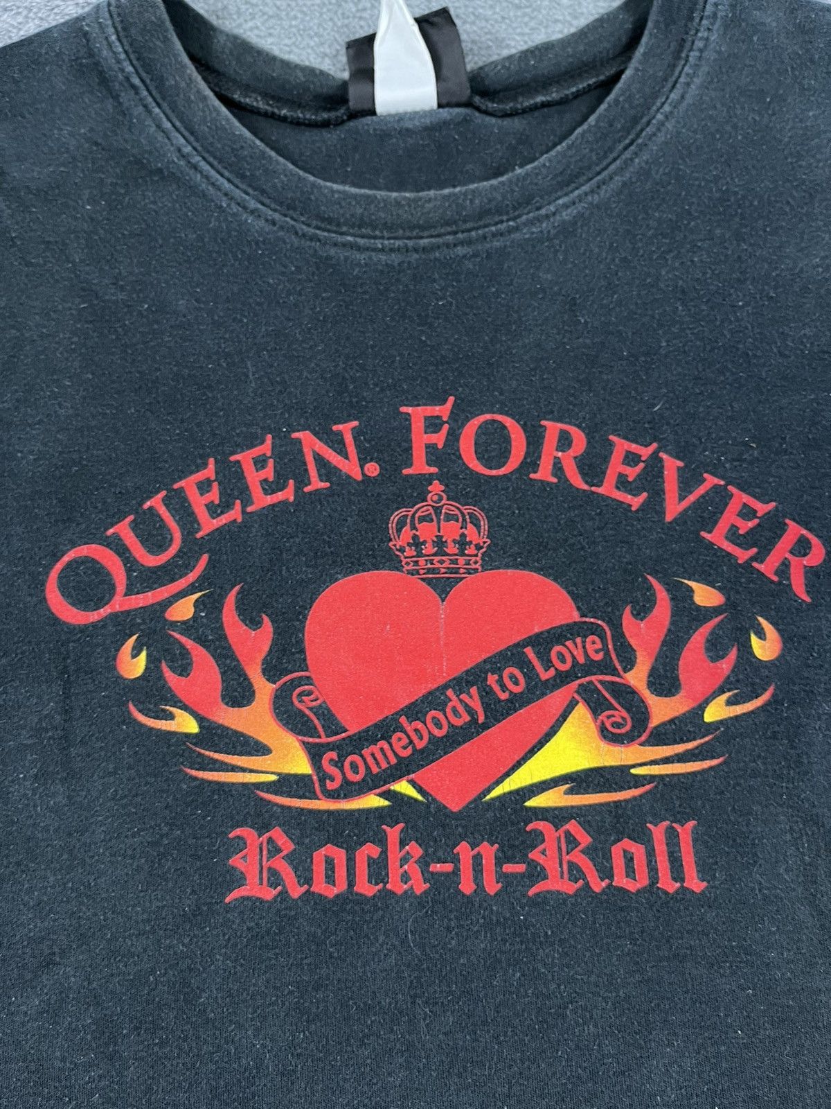 Band Tees Vintage Queen Forever Rock Faded Trashed Tee Big Logo Size US XL / EU 56 / 4 - 4 Thumbnail