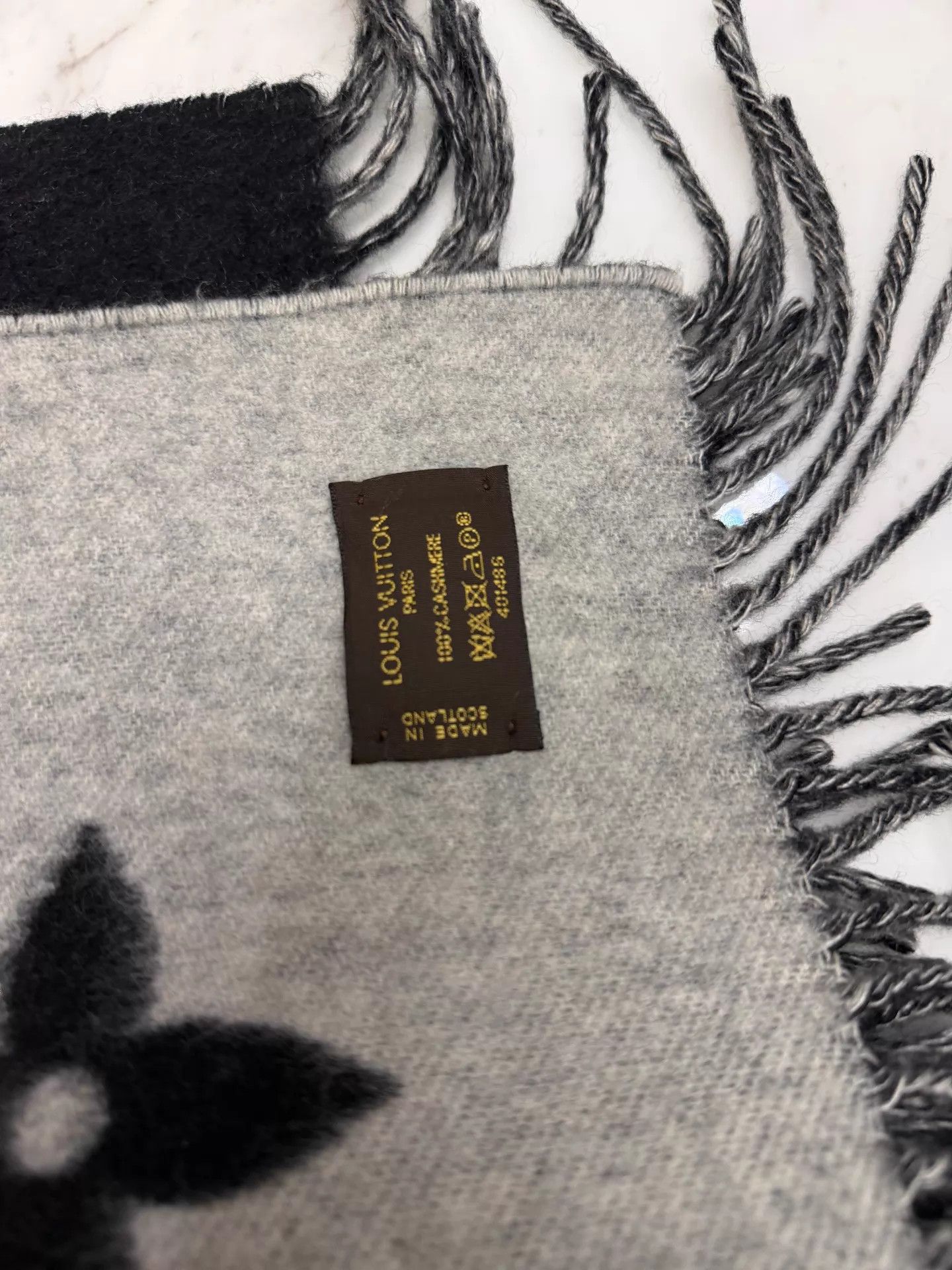 Louis Vuitton Louis Vuitton Monogram Wool Scarf Size ONE SIZE - 5 Thumbnail
