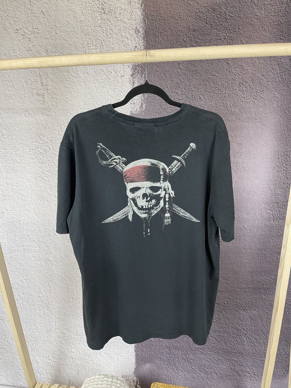 Disney Pirates of the Caribbean on stranger tides Disney big logo Size US L / EU 52-54 / 3 - 2 Thumbnail