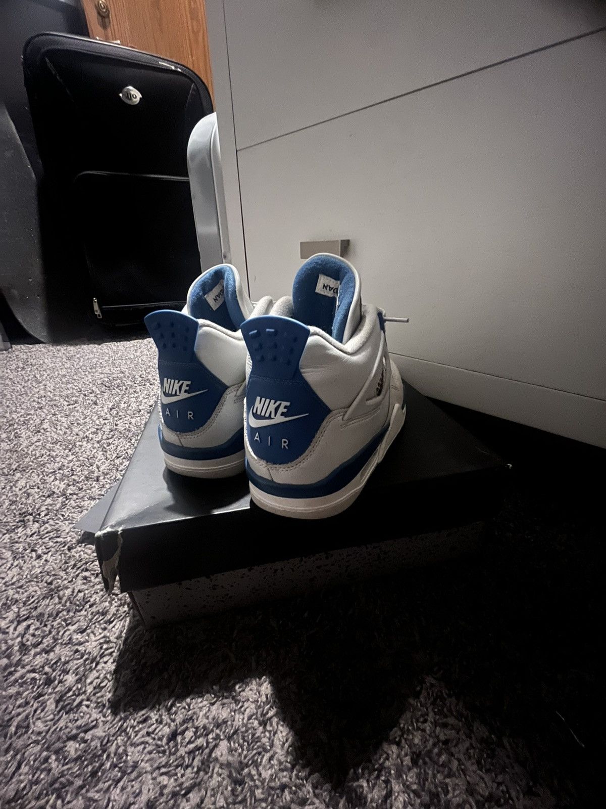 Jordan Brand Jordan 4 Military Blue Size US 7 / EU 40 - 2 Thumbnail