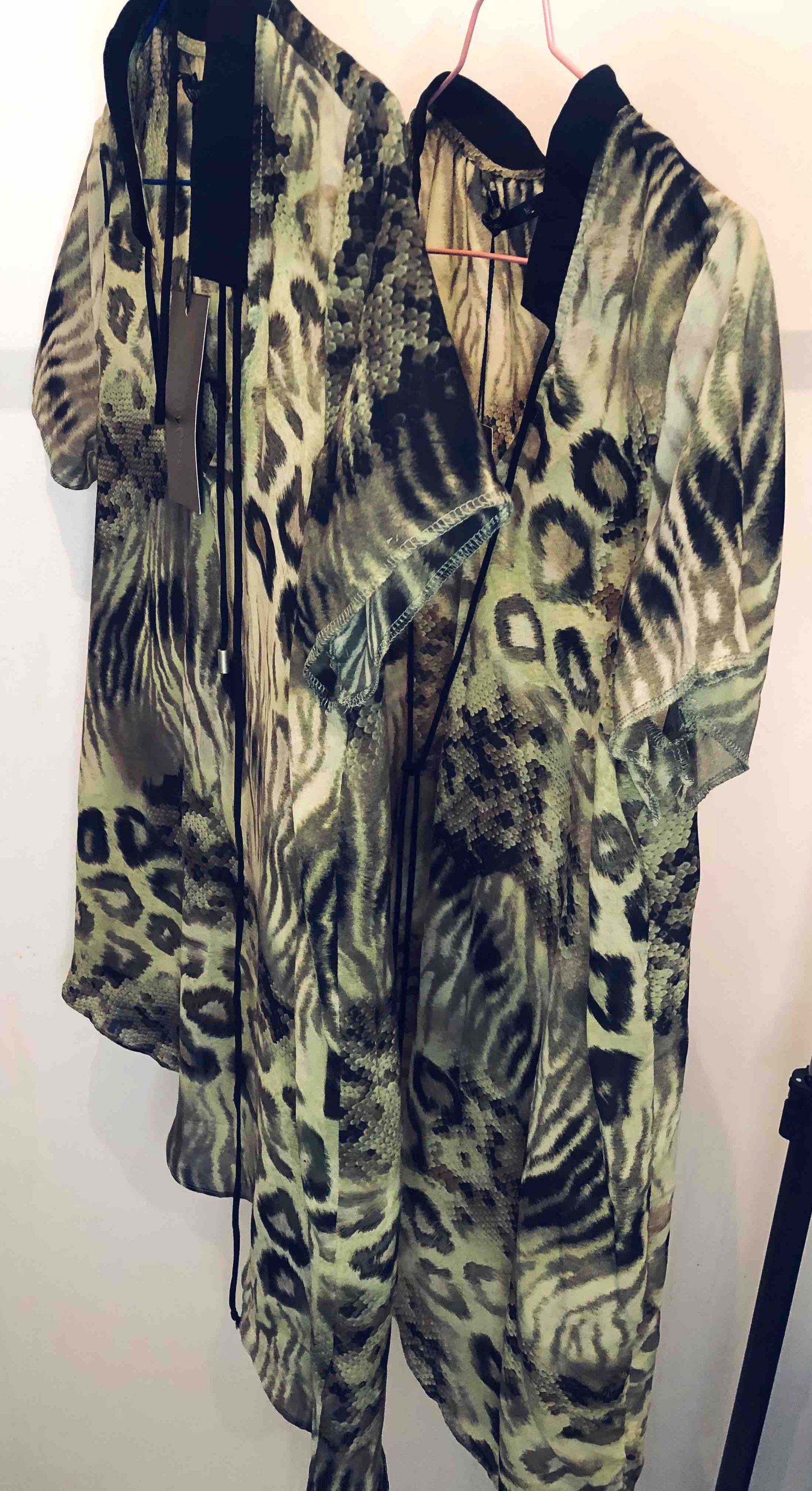 Vintage 2 TSHIRTS LIGHT GREEN PANTHER Size S / US 4 / IT 40 - 1 Thumbnail