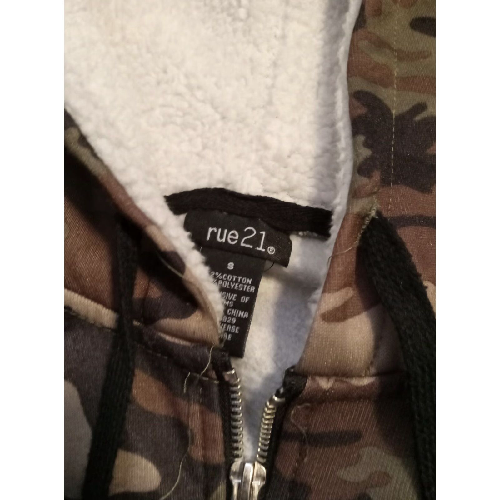 Vintage Rue 21 Camo Full Zip Hoodie Sherpa Lined Hood Sz. Small 36" Chest LIKEONEW Size S / US 4 / IT 40 - 3 Thumbnail