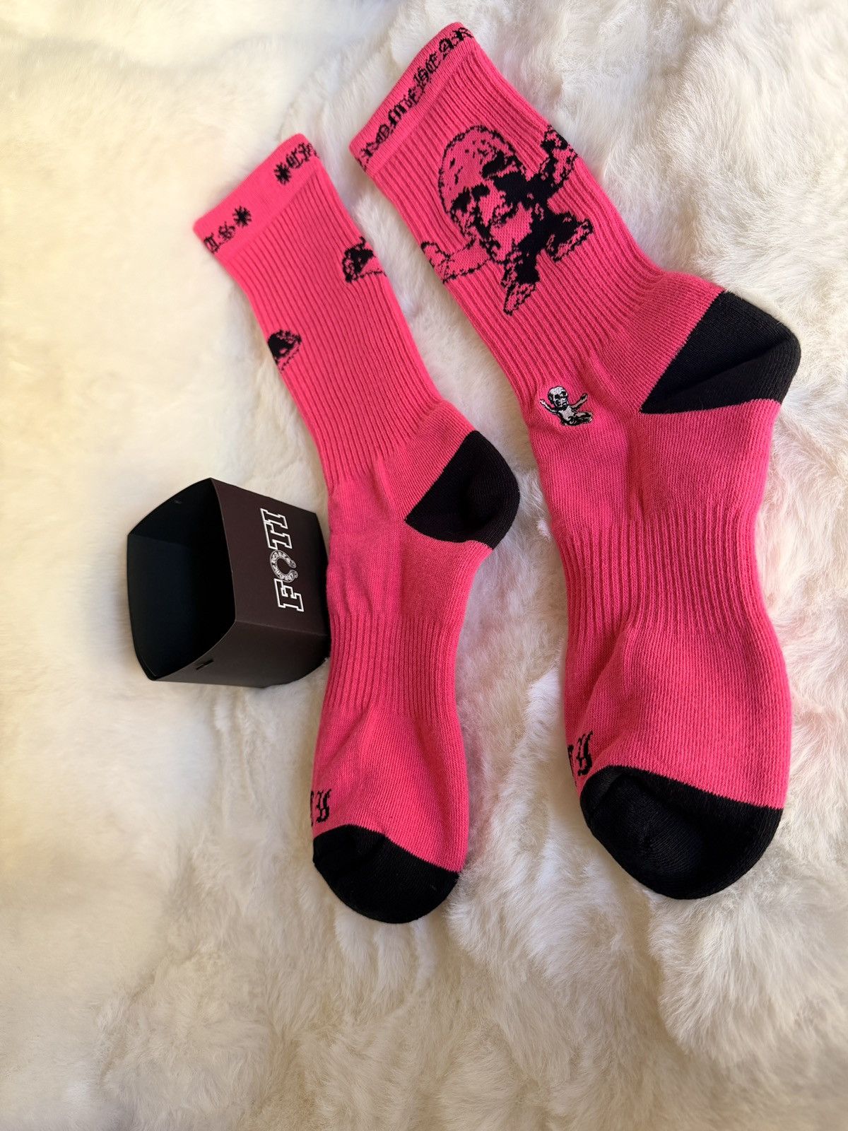 Chrome Hearts Chrome Hearts FOTI Neon Pink Socks Rare Gothic Streetwear Size ONE SIZE - 6 Thumbnail