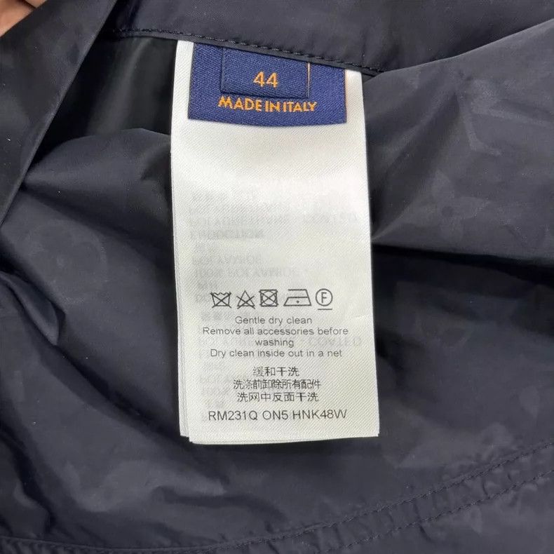 Louis Vuitton Louis Vuitton Black hooded assault jacket with dark stripe Size US S / EU 44-46 / 1 - 7 Thumbnail