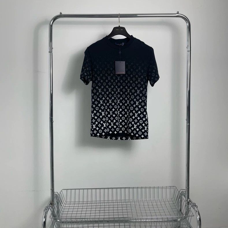 Louis Vuitton Louis Vuitton Gradient presbyopic short sleeve Size US S / EU 44-46 / 1 - 1 Thumbnail