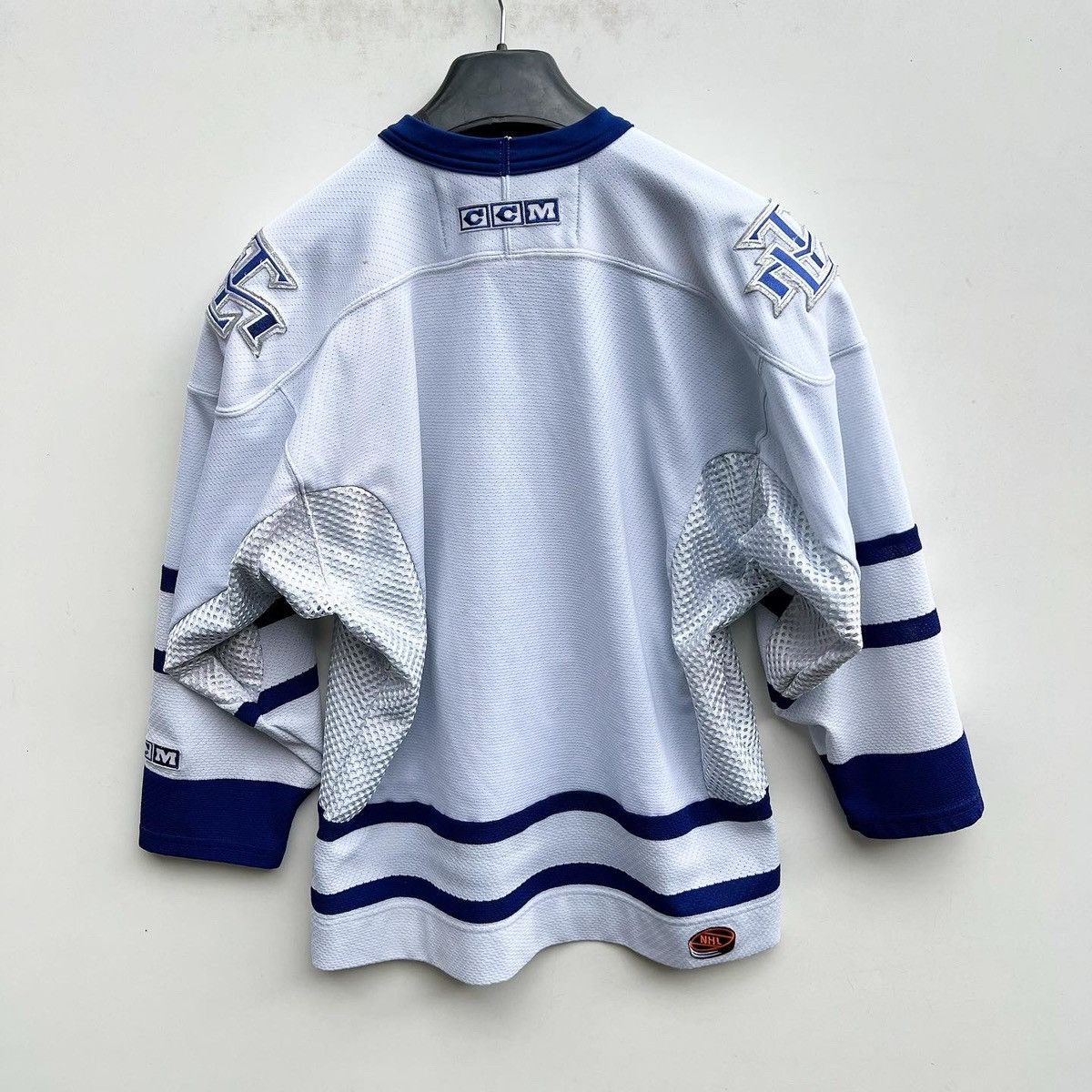 NFL VINTAGE NHL TORONTO MAPLE LEAFS JERSEY(young) Size US XS / EU 42 / 0 - 4 Thumbnail