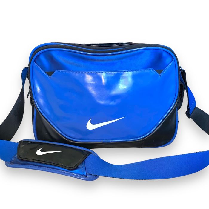 Nike Vintage Nike 00s Y2K sporty shoulder bags laser medium | Grailed