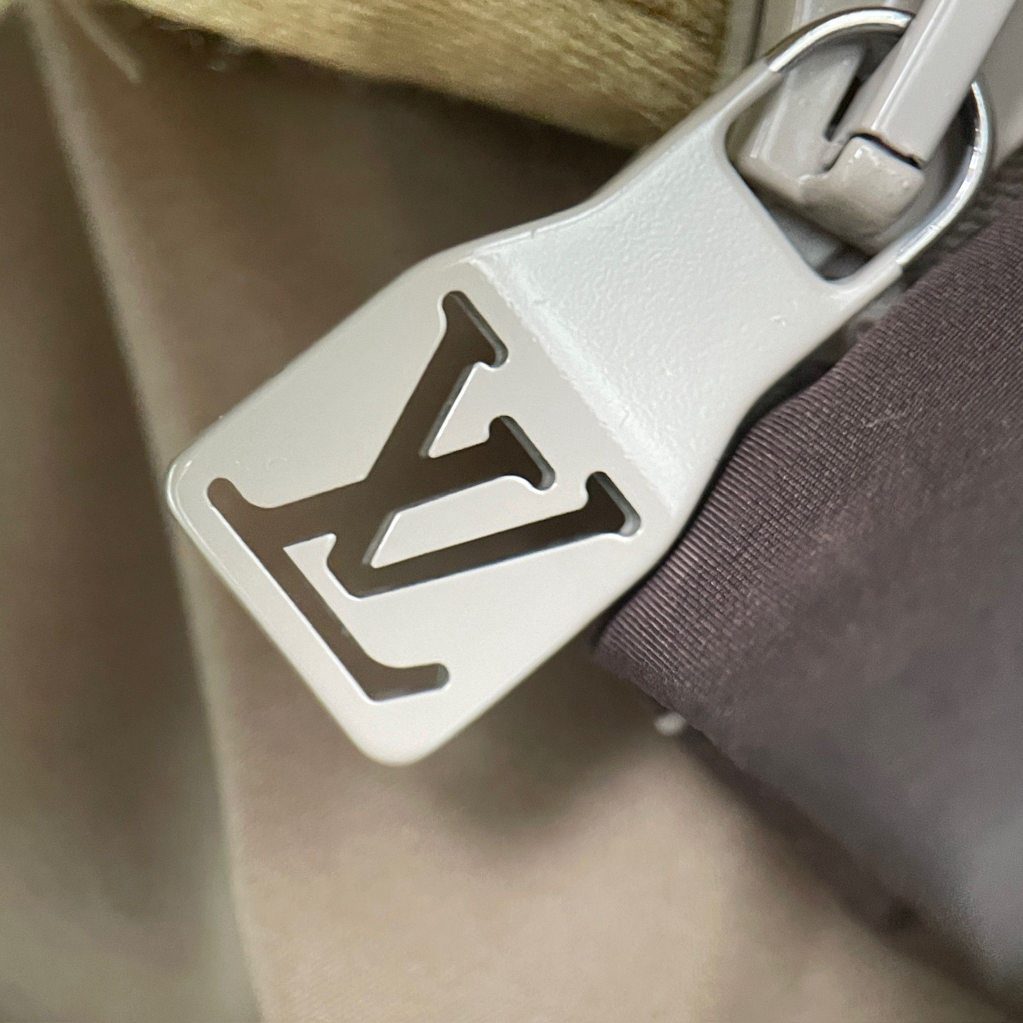 Louis Vuitton Louis Vuitton Monogram Light Nylon Windbreaker Jacket. IT50 Size US L / EU 52-54 / 3 - 10 Thumbnail