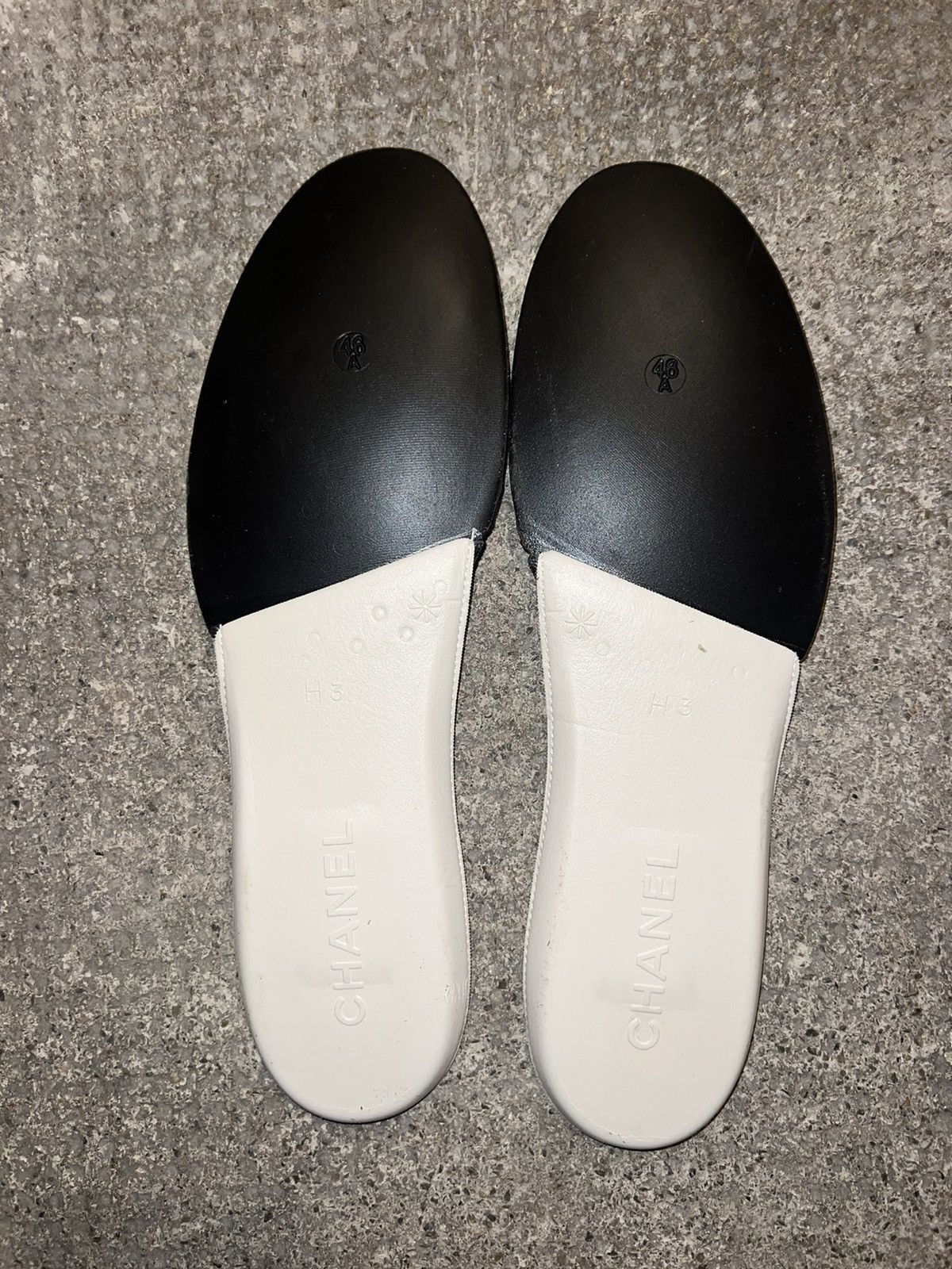 Chanel Chanel Sneaker Size US 12 / EU 45 - 11 Thumbnail