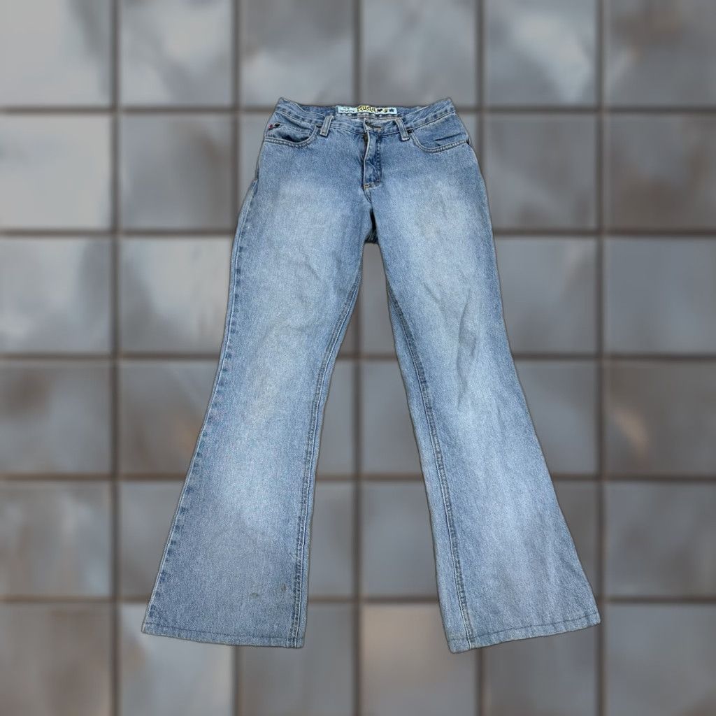 Denime VINTAGE Mudd Jeans Denim Jeans Flared 8.5-10.5 Rise 90s Y2K Blue Sz 7 27x30 Womens Juniors Button Pockets Size 27" / US 4 / IT 40 - 1 Thumbnail