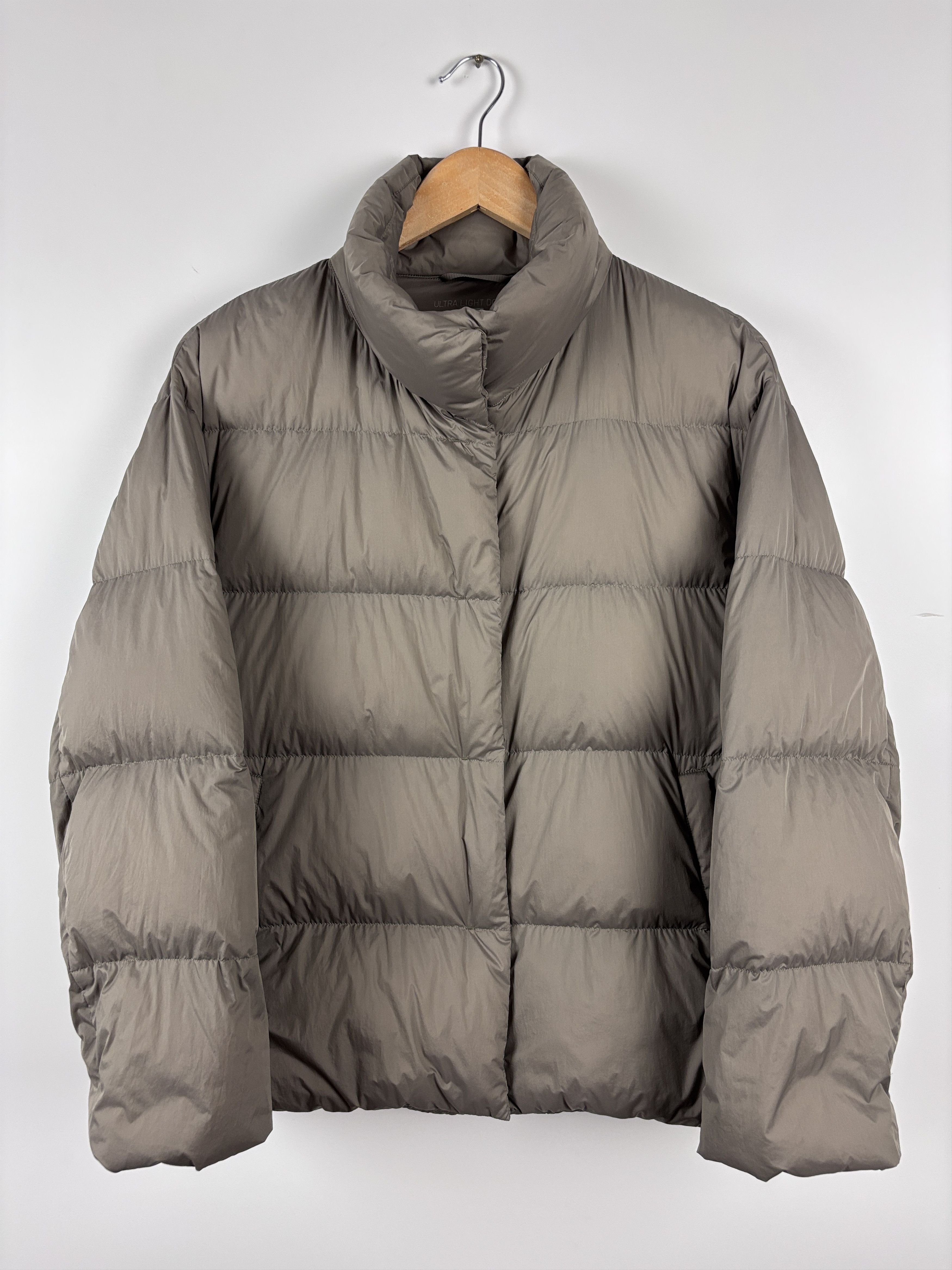 Uniqlo Uniqlo Ultra Light Down Puffer Jacket Packable Beige Size S Size S / US 4 / IT 40 - 1 Thumbnail