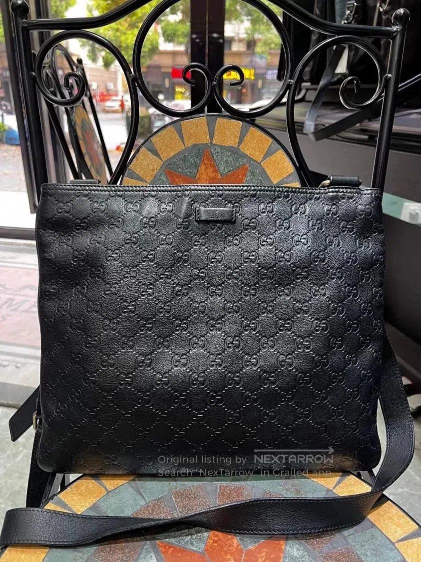 Gucci Gucci Double G Embossed Black Leather Messenger. Size ONE SIZE - 2 Thumbnail