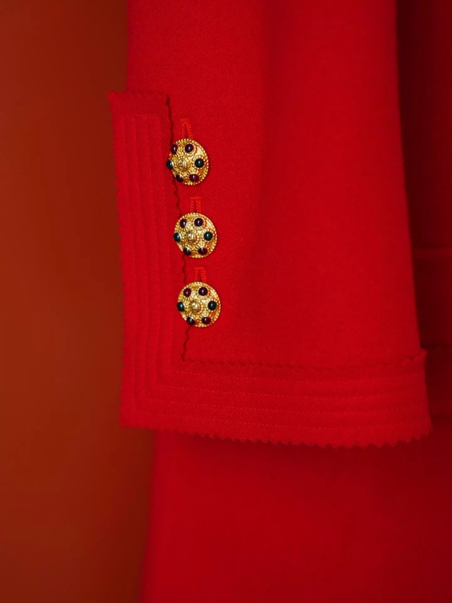 Chanel Chanel 1996 Vintage Red Double-Breasted Wool Coat Fr42 Size M / US 6-8 / IT 42-44 - 5 Thumbnail
