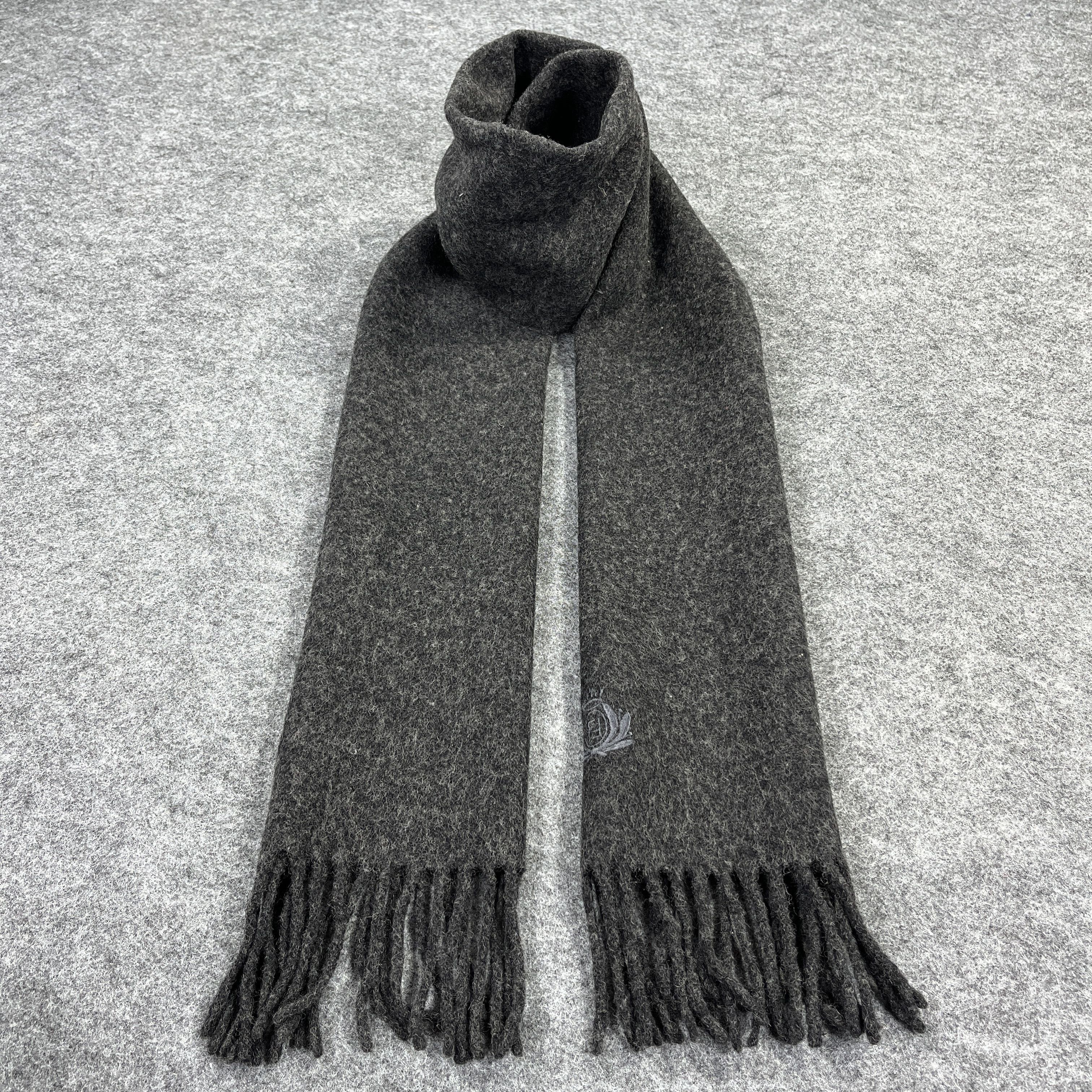 Vintage Vintage Fendi Scarf / Muffler / Neckwear T914 Size ONE SIZE - 1 Thumbnail