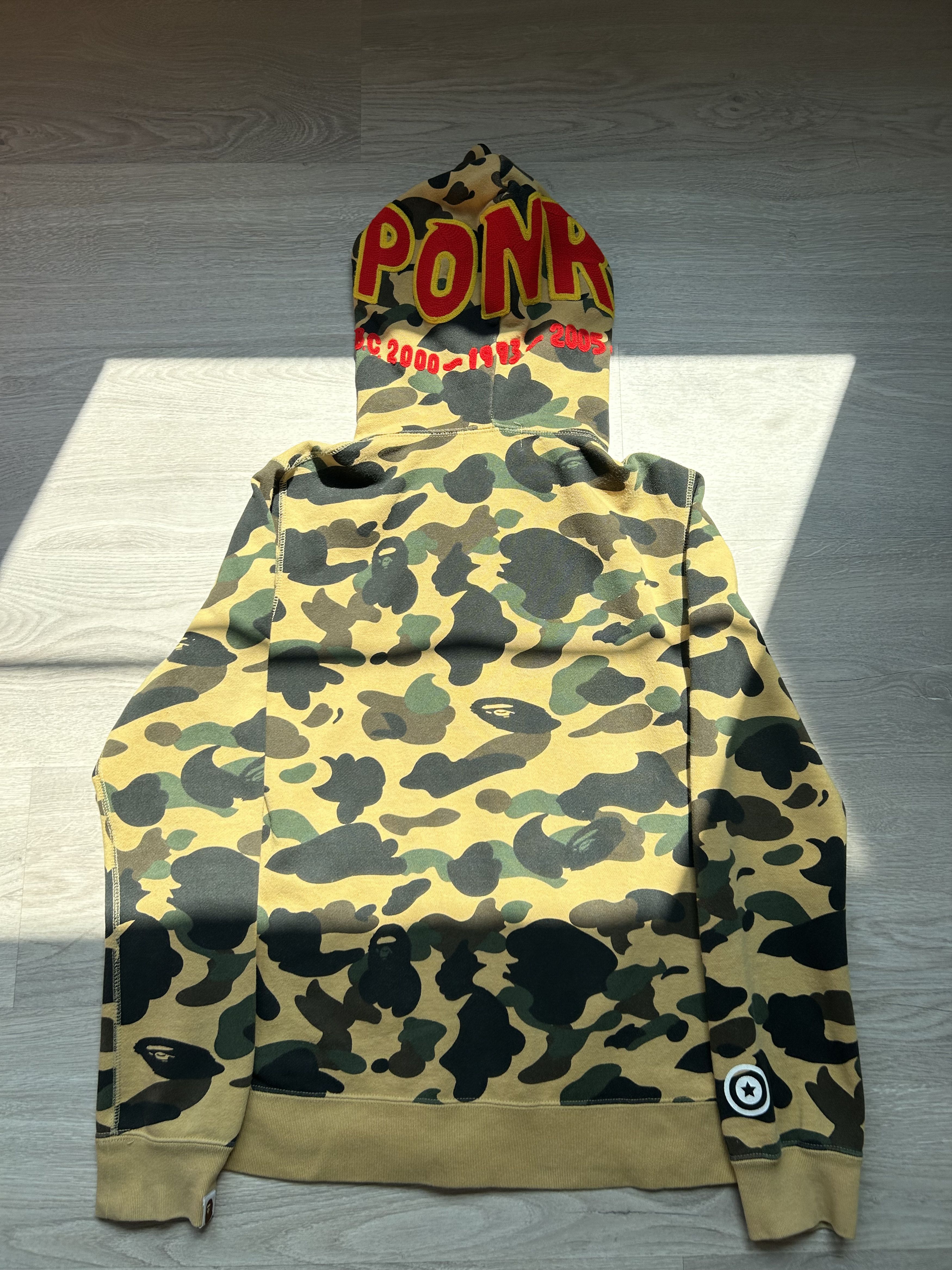 Bape Bape 1st Camo Shark Full Zip Hoodie [Size S] Size US S / EU 44-46 / 1 - 9 Thumbnail