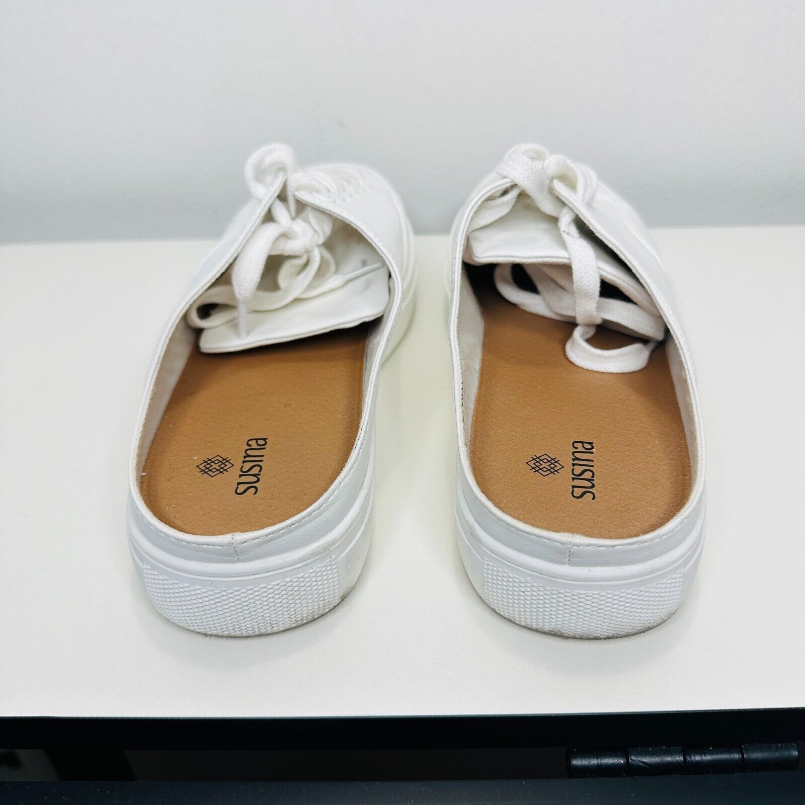 Other Susina White Leatherette Brynlee Closed Toe SlideIn Sneakers Size US 9 / IT 39 - 9 Thumbnail
