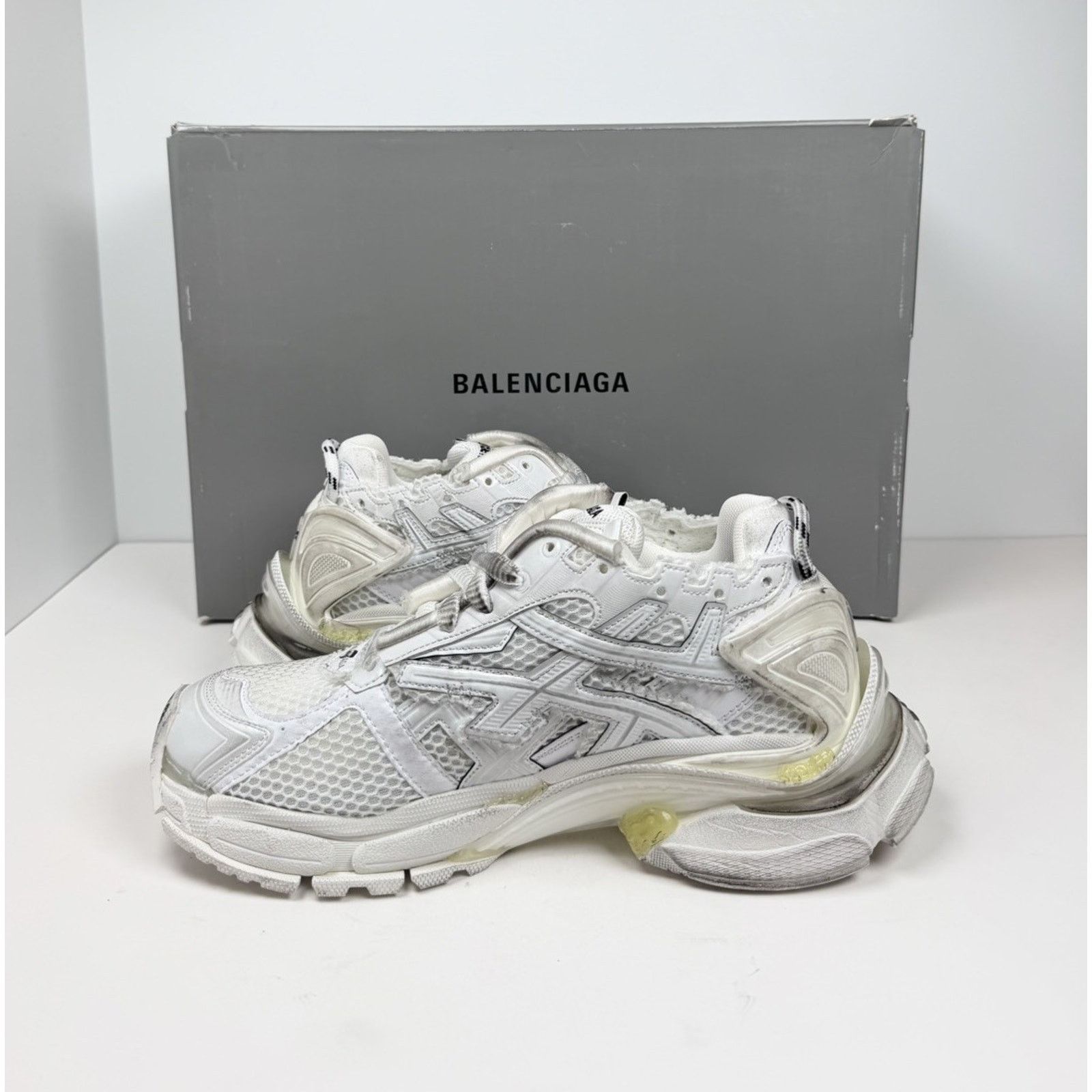 Balenciaga Size 39EU/6US - Balenciaga Runner White Distressed NEW Size US 6 / EU 39 - 7 Thumbnail
