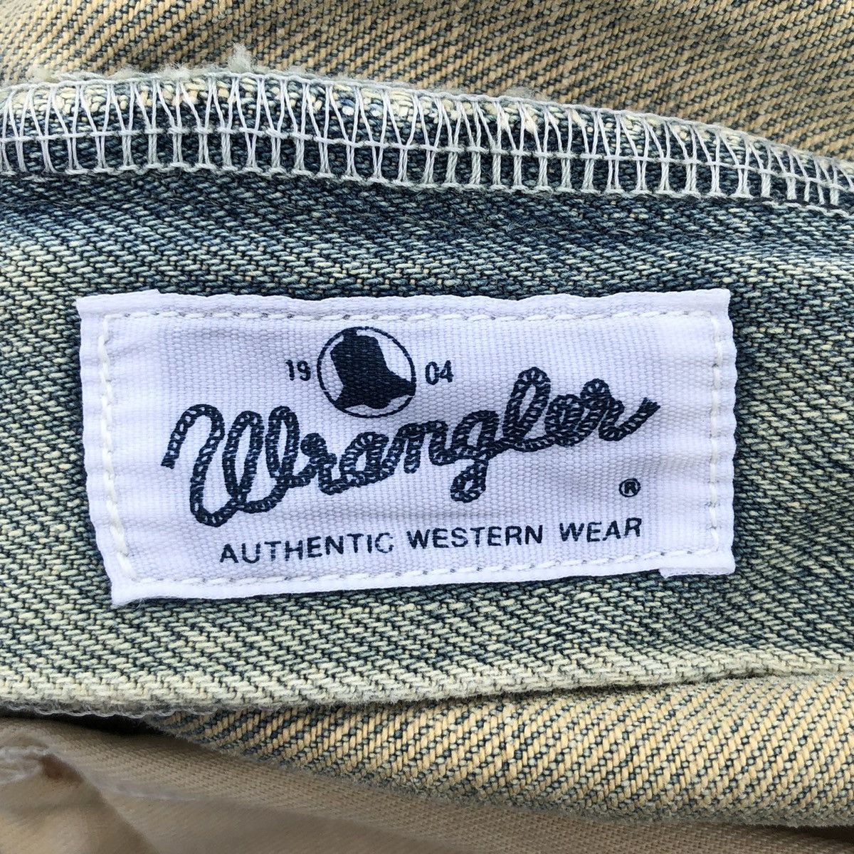 Vintage Vintage Wrangler Blue Bell distressed Selvedge denim Size US 33 - 14 Thumbnail
