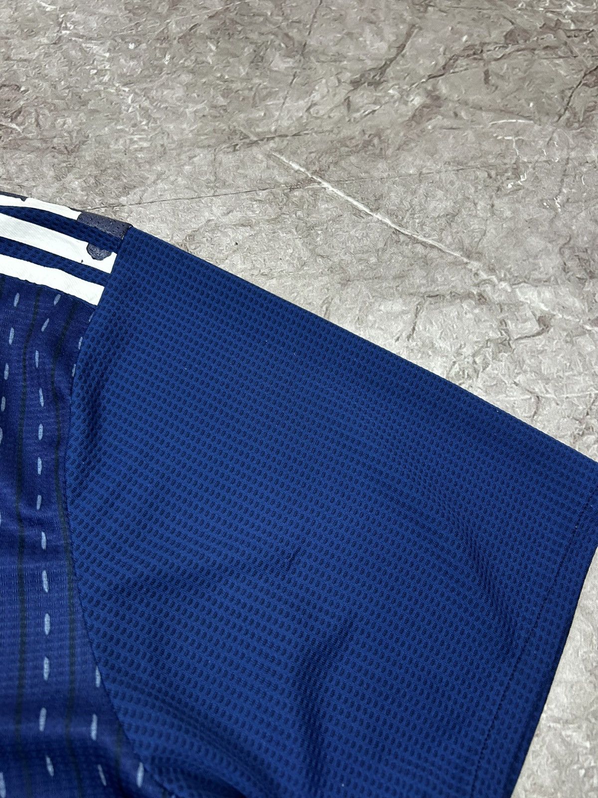 Adidas JAPAN 2018 HOME SHIRT FOOTBALL SOCCER JERSEY ADIDAS Size US L / EU 52-54 / 3 - 7 Thumbnail