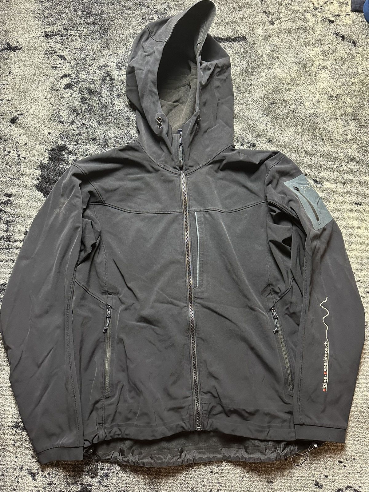 Image of Softshell Arcteryx All Black, Women's (Size XL)